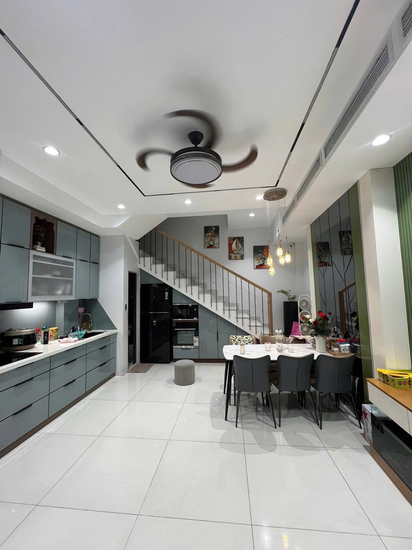 Bán nhà 4 tầng hẻm xe hơi khu Tân Sơn Nhì, diện tích 37m²