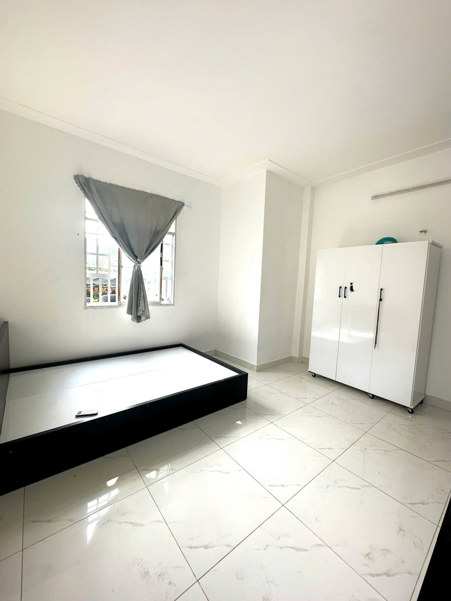 Bán nhà 3 tầng 4PN Tân Sơn Nhì, diện tích 47m2, giá 5.5 tỷ