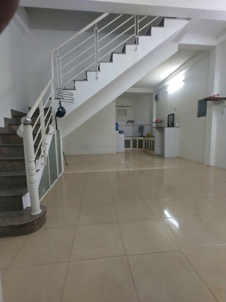 Bán nhà riêng tại Quận Tân Bình, diện tích 70.5m², 5 phòng ngủ, pháp lý đầy đủ