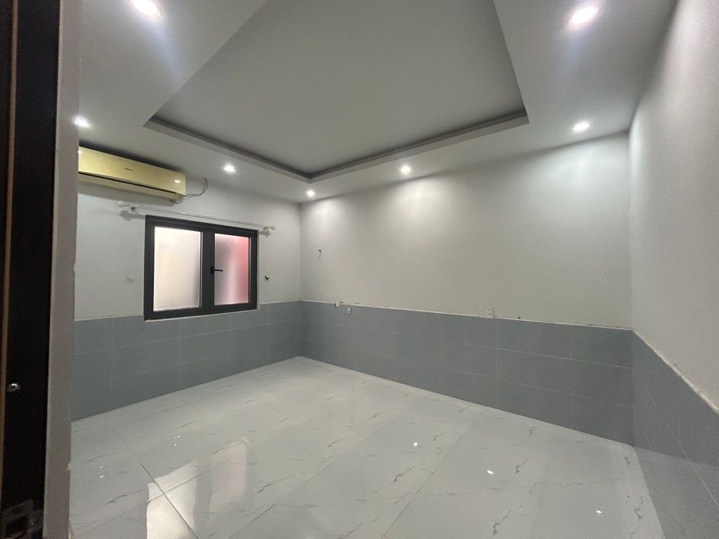 Cơ hội sở hữu nhà mặt phố vị trí vàng gần sân bay với giá cực tốt