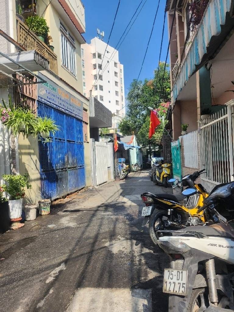 Bán nhà riêng 2 tầng tại Lương Thế Vinh, quận Sơn Trà, gần biển Mỹ Khê, giá 7.25 tỷ.