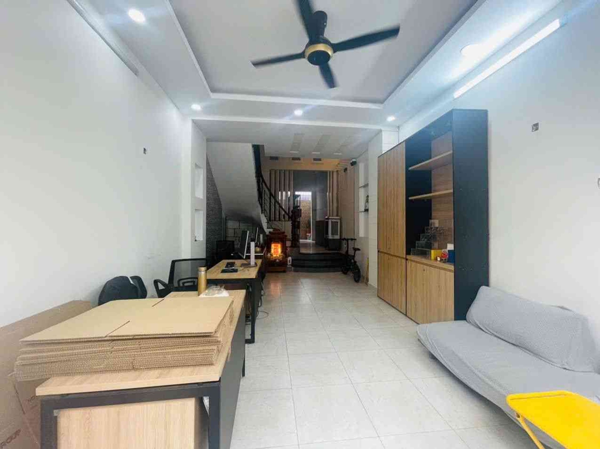 Bán nhà 3 tầng 4 phòng ngủ gần cầu Tham Lương, Quận 12