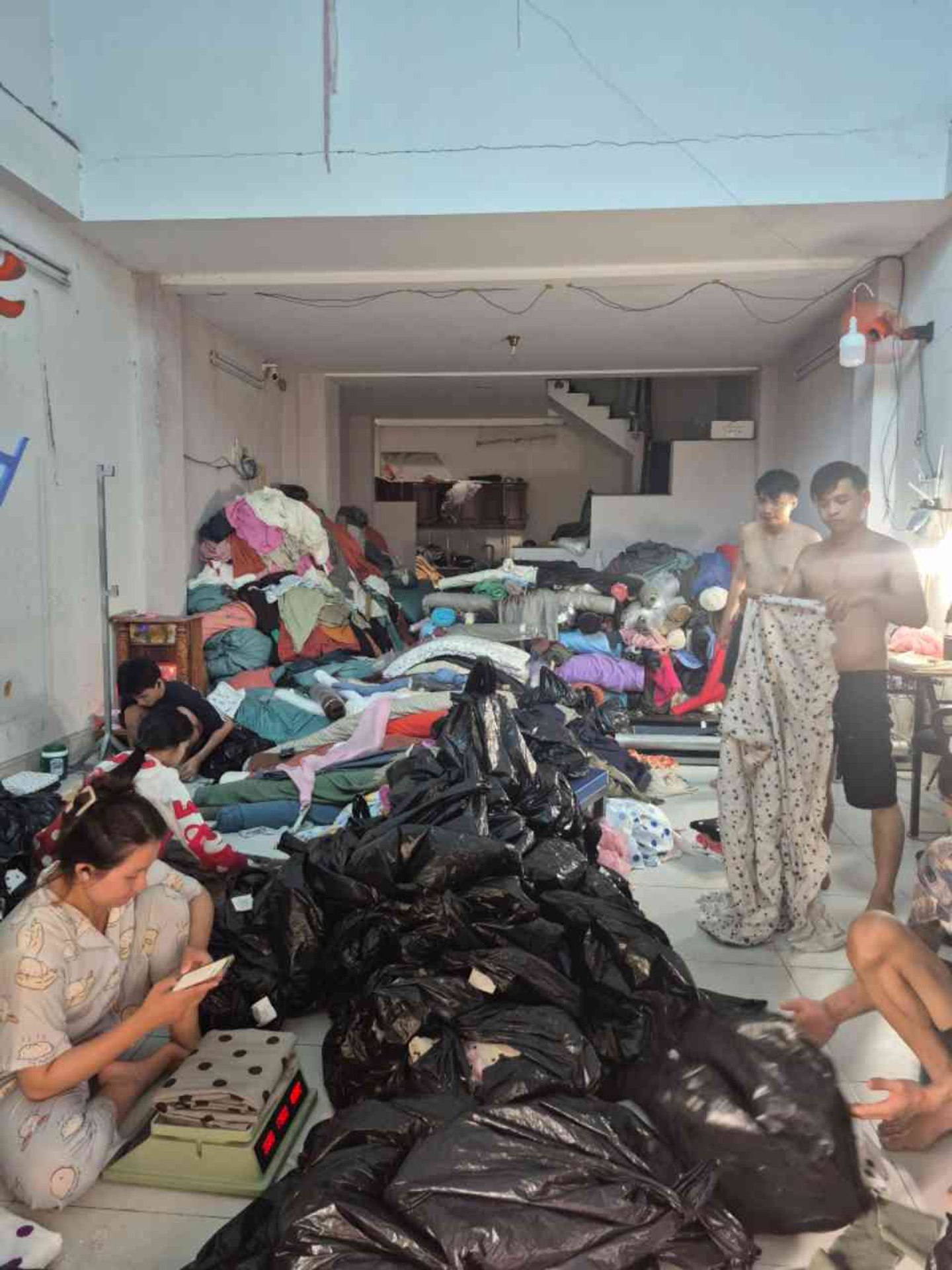 Nhà 5 tầng mặt tiền 5,3m, đang cho thuê 22 triệu/tháng tại Phú Thọ Hòa