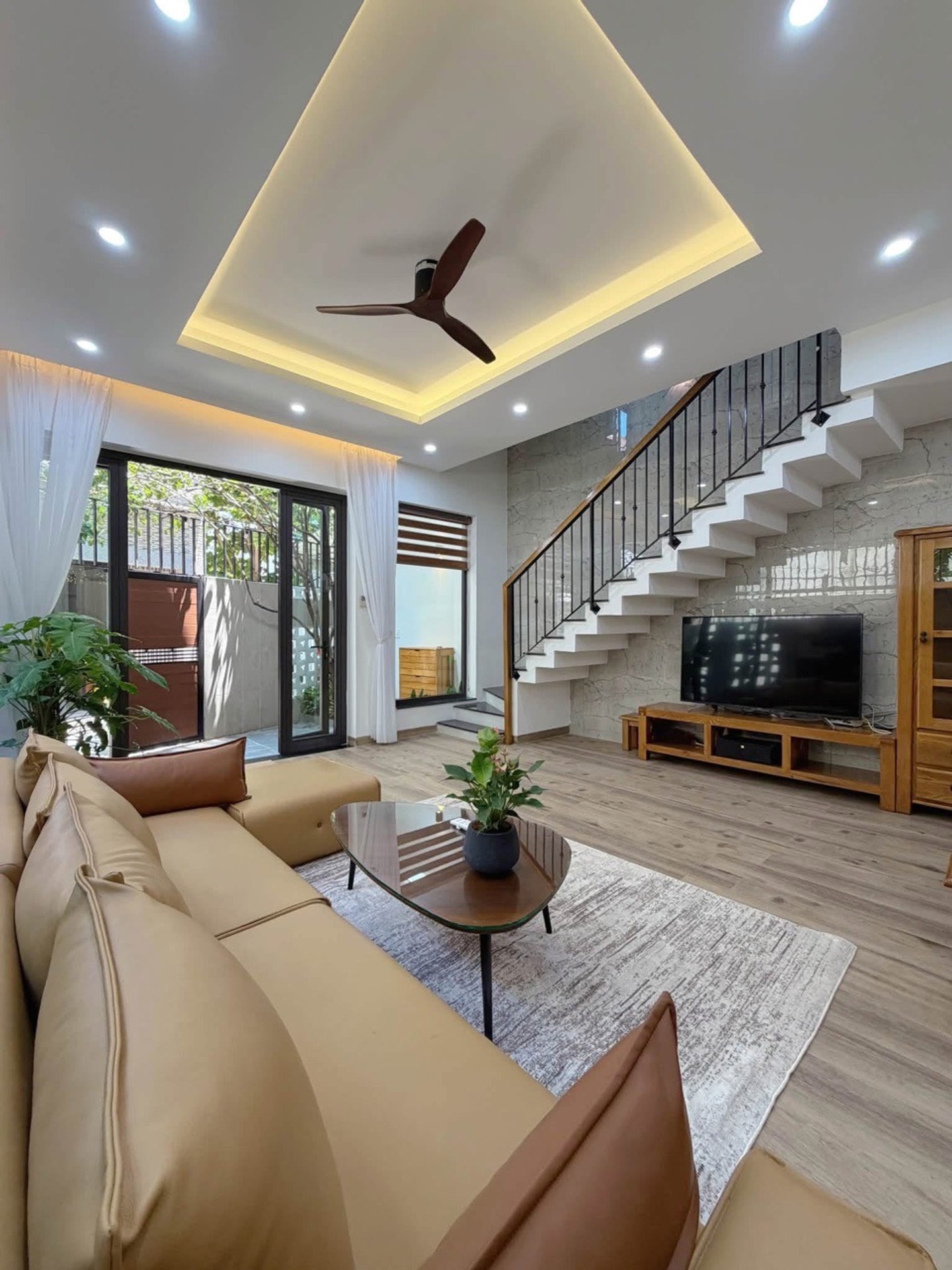 Nhà đẹp 3 tầng lô góc kiệt trung tâm Hải Châu, giá chỉ nhỉnh 7tỷ