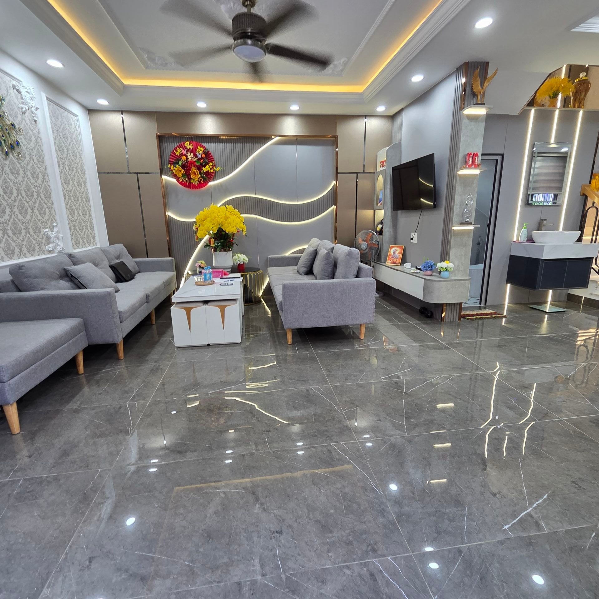 Nhà 3 tầng gần sân bay, 53m2, giá 6.5 tỷ tại Tân Sơn