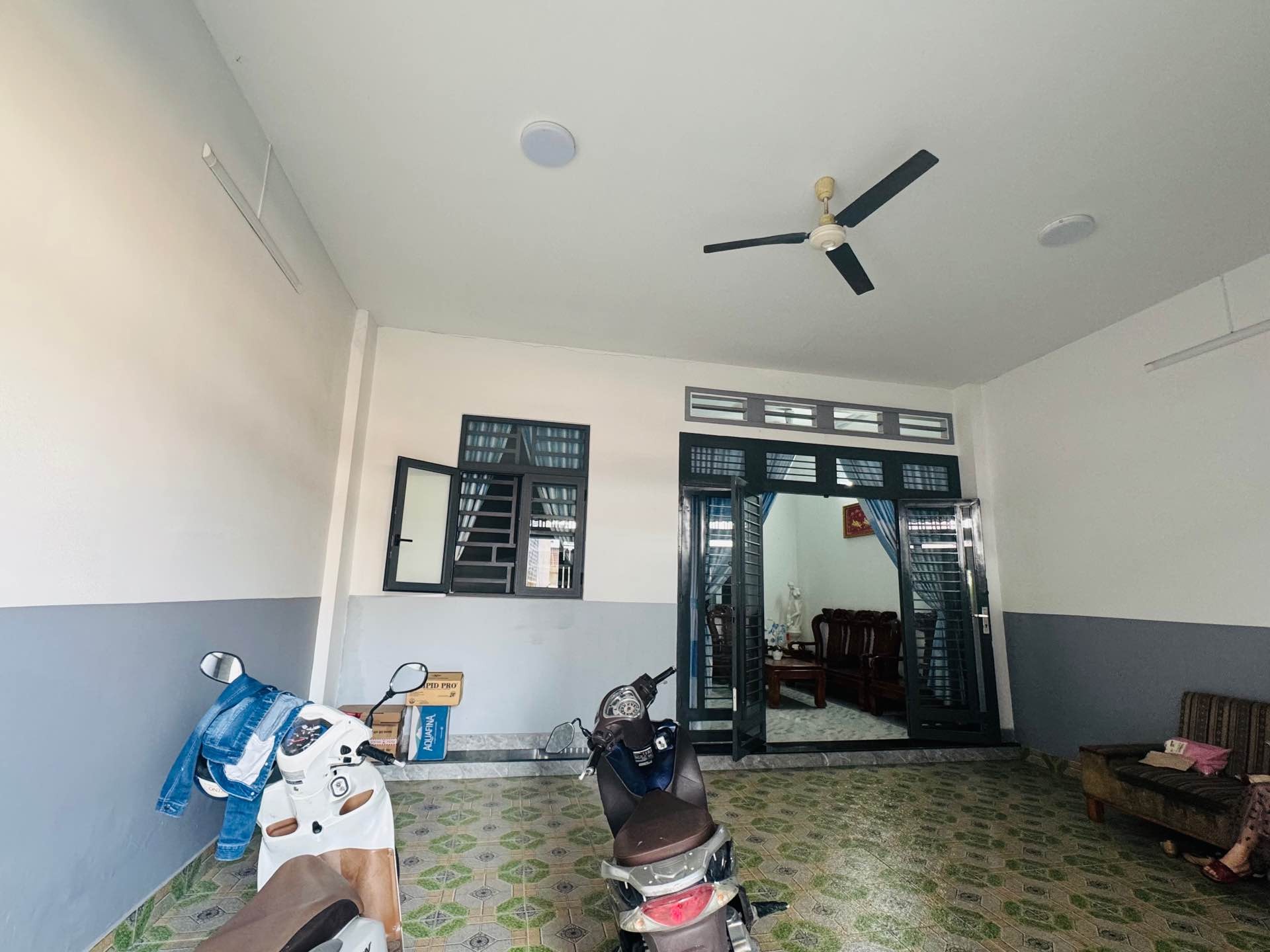 Nhà mặt phố rộng 103m2 tại phường Tăng Nhơn Phú, cơ hội sở hữu vị trí vàng kinh doanh và đậu ô tô