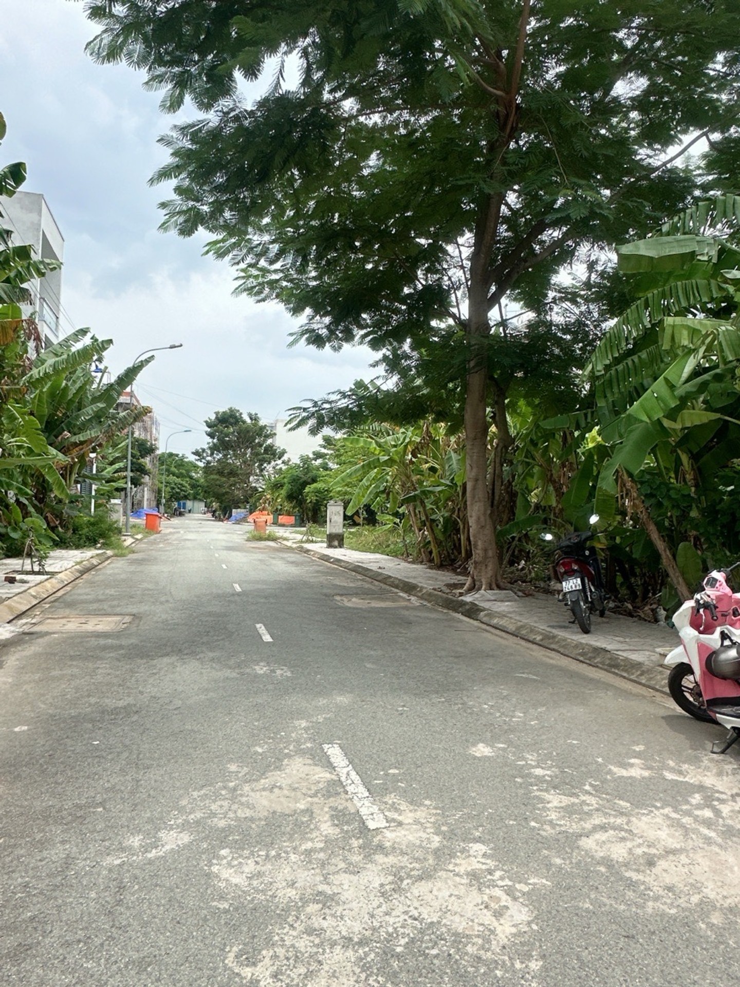Nhà 3 tầng đẹp, hiện đại tại KDC Đại Học Mở TP Thủ Đức