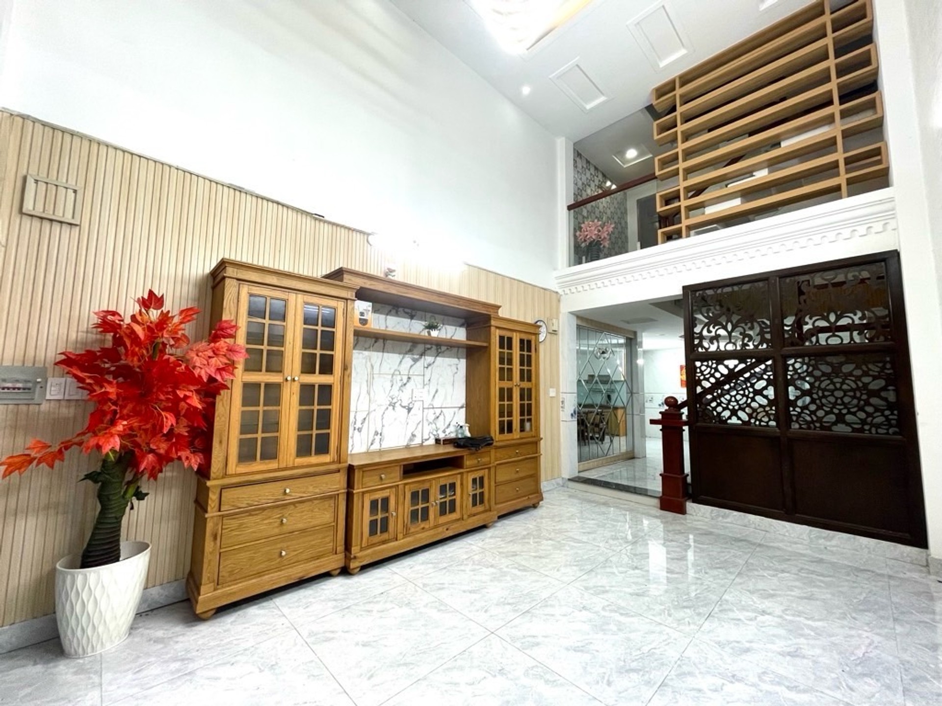 HẺM XE HƠI - 5 TẦNG BTCT - NHÀ MỚI TẶNG FULL NỘI THẤT

Hẻm 138.Nguyễn Duy Cung 68m2 5 tầng 7.8 tỷ
