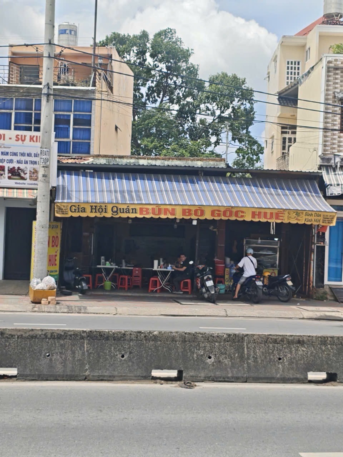 Nhà mặt phố trung tâm Hóc Môn giá siêu ưu đãi 12.5 tỷ