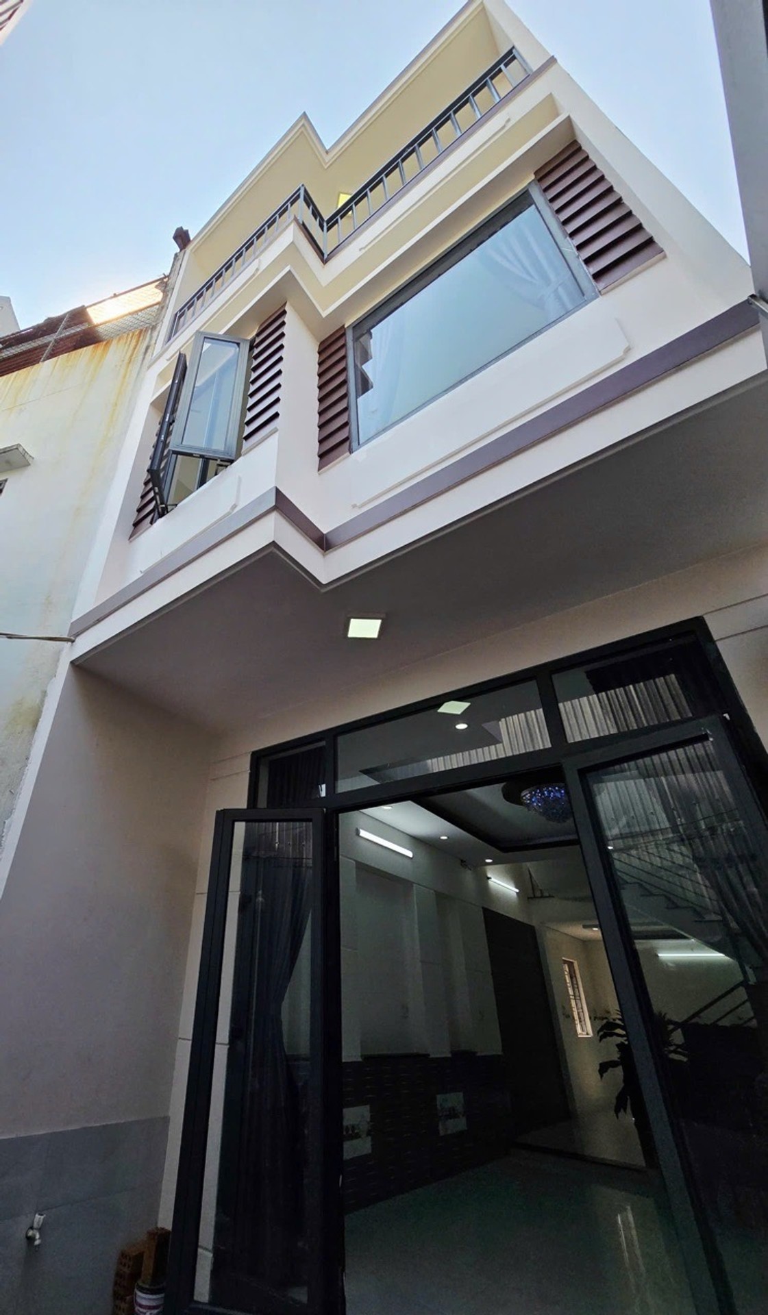 Nhà 3 tầng kiên cố tại Tôn Đản, diện tích 50m², giá 3.75 tỷ