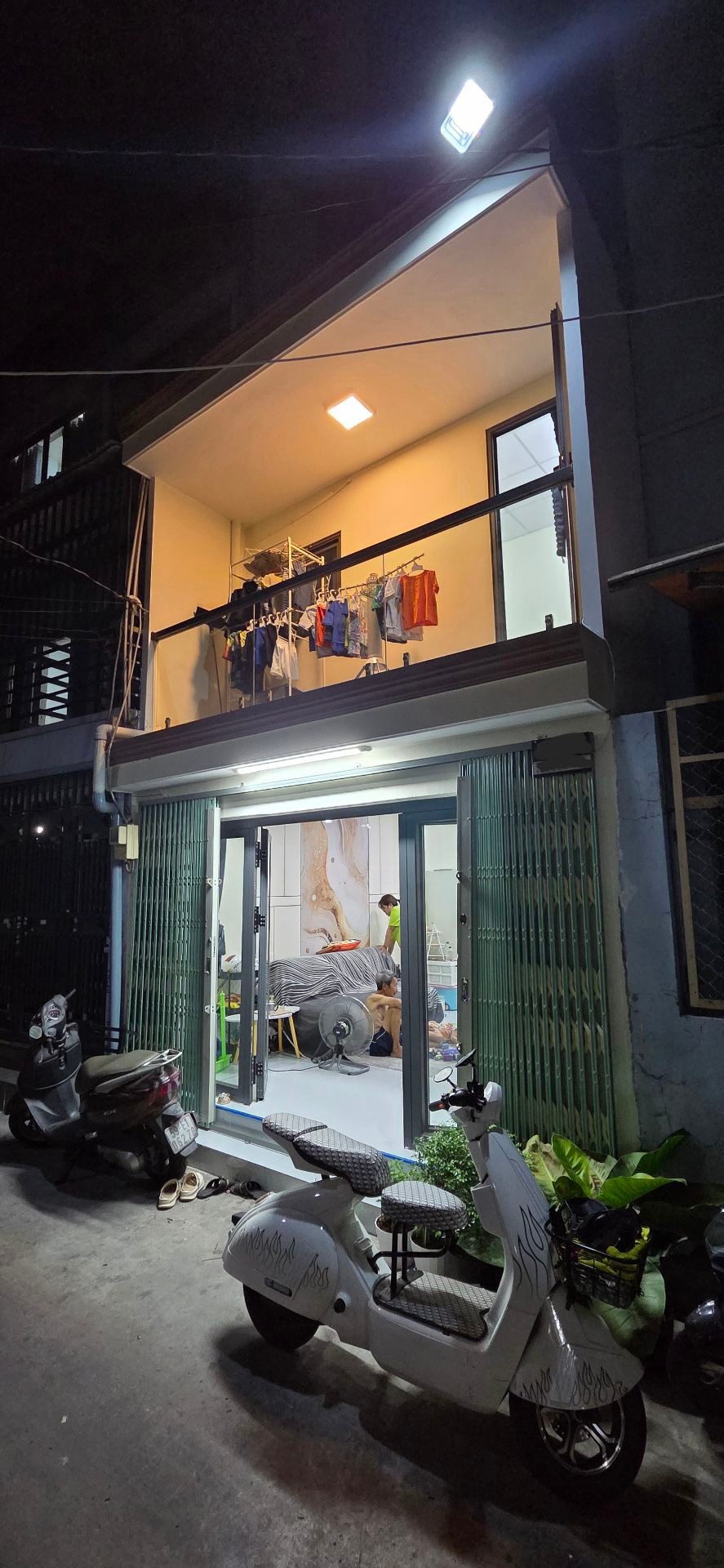 Nhà riêng tiện nghi tại Bình Tân với không gian hiện đại và giao thông thuận tiện
