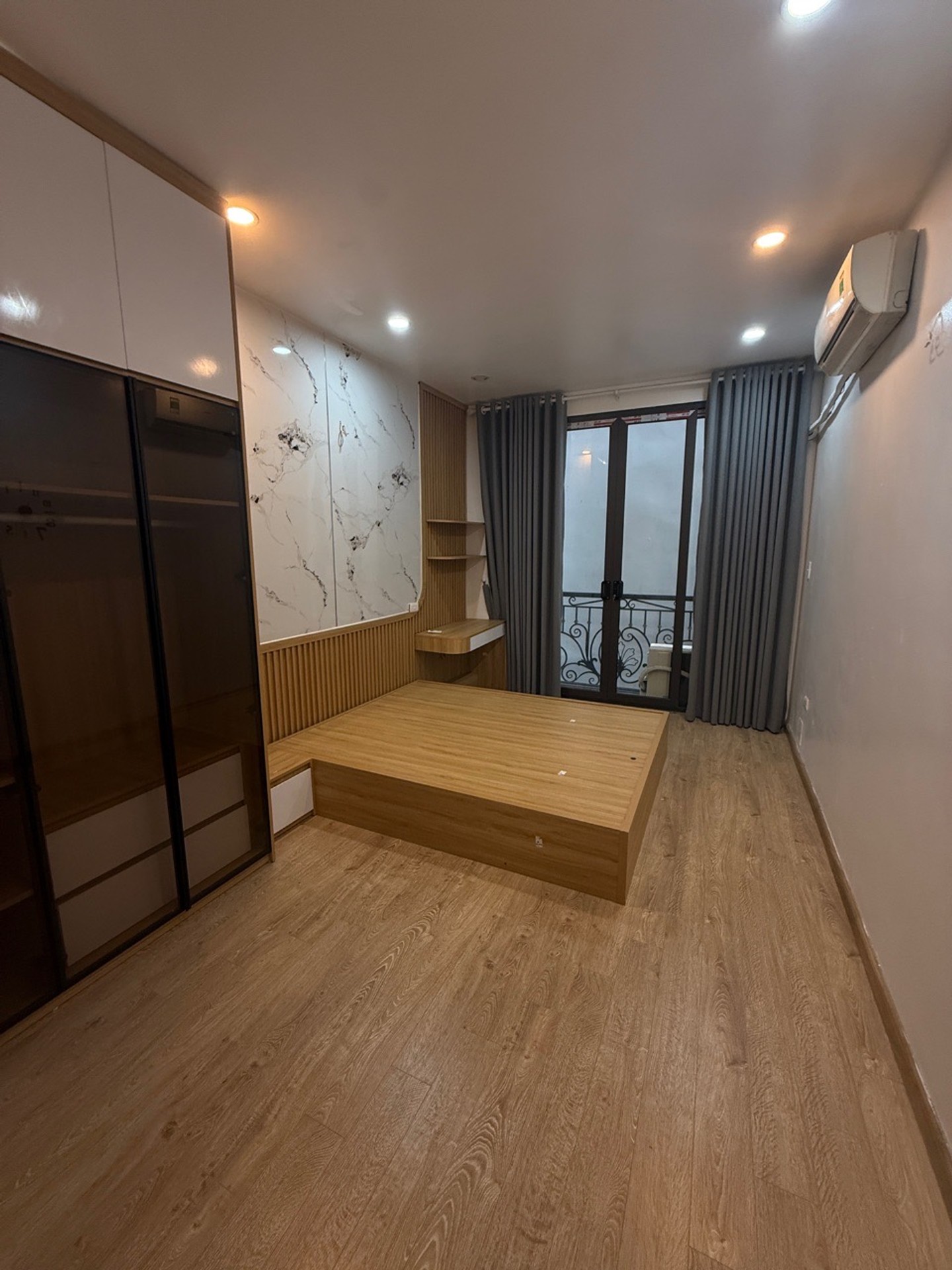 Bán nhà riêng 5 tầng diện tích 32m² tại trung tâm quận Cầu Giấy