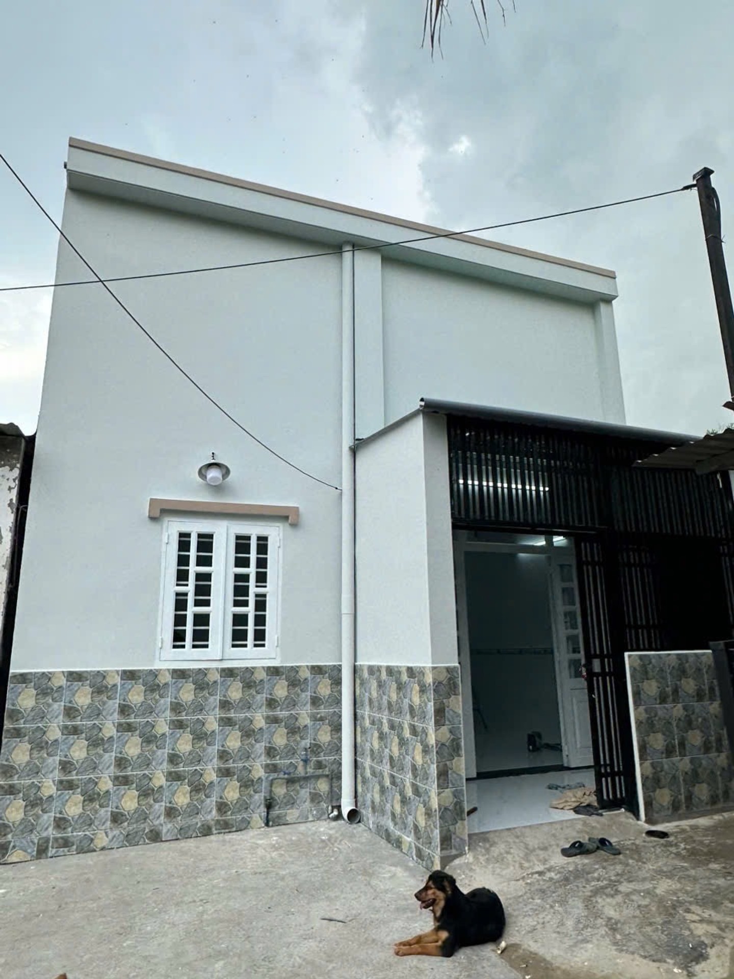 Nhà mới 3PN, ngay phường Long Phước, tiện nghi đầy đủ