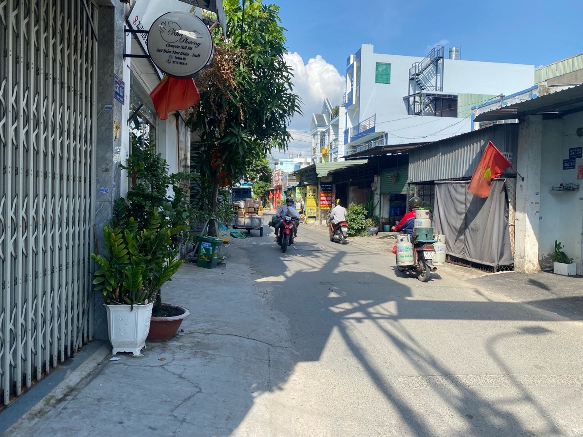 Bán nhà riêng 2 tầng 109.9m² tại phường Bình Tân giá 5 tỷ đồng