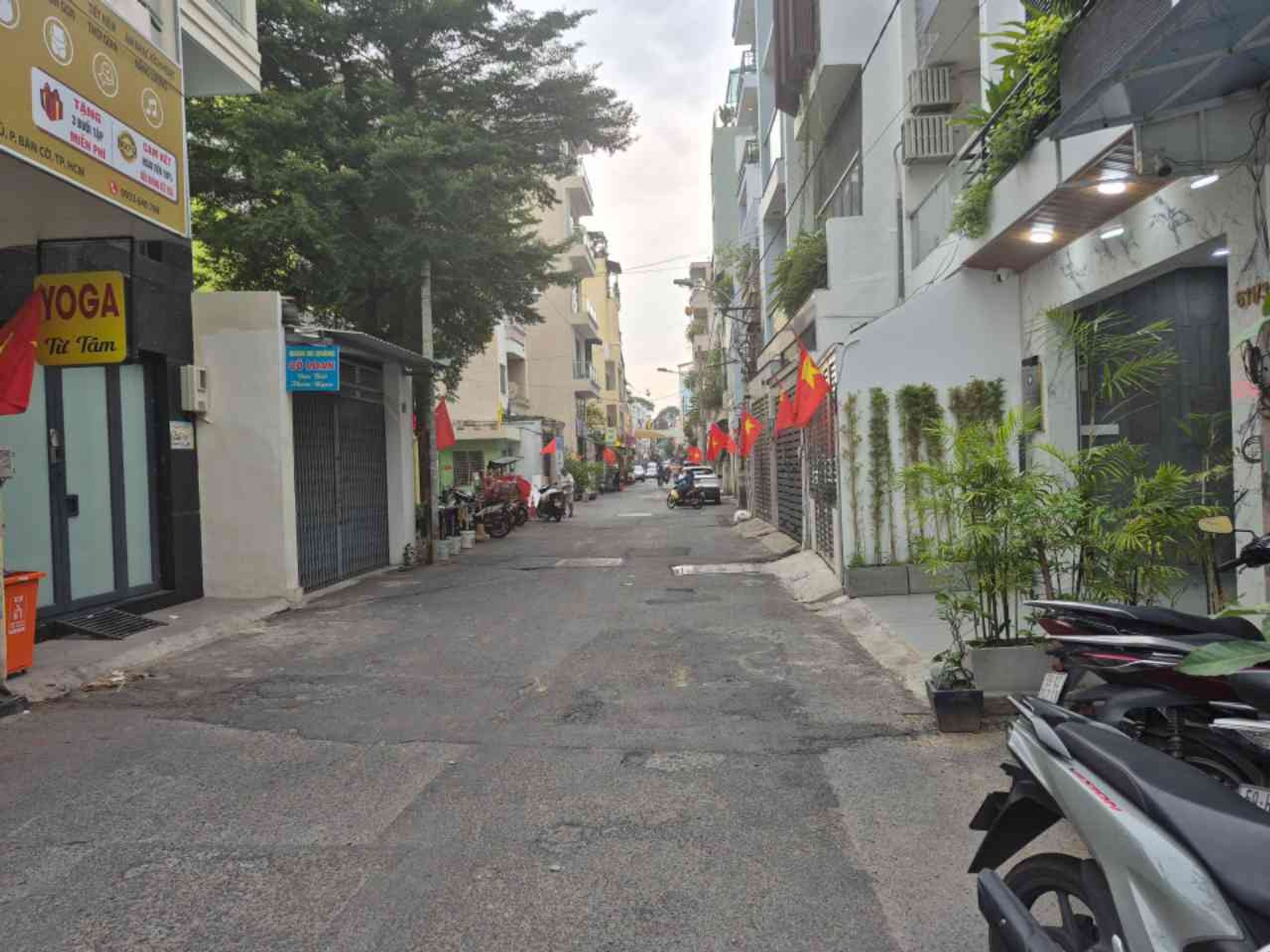 Nhà 2 tầng trung tâm quận 3, hẻm nhộn nhịp gần Điện Biên Phủ