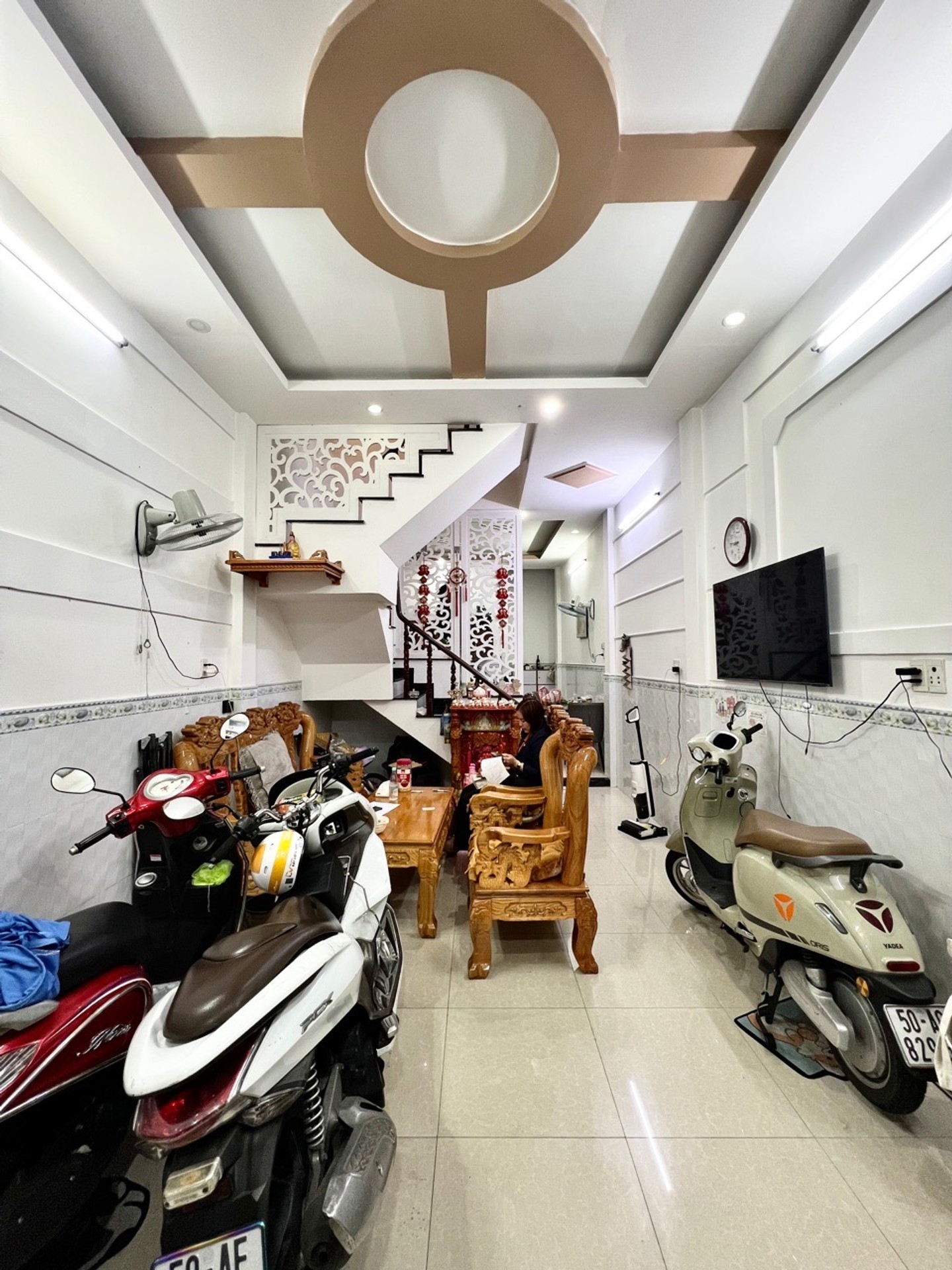 Nhà 4 tầng xinh xắn, nội thất mới, hẻm xe hơi sáng sủa
