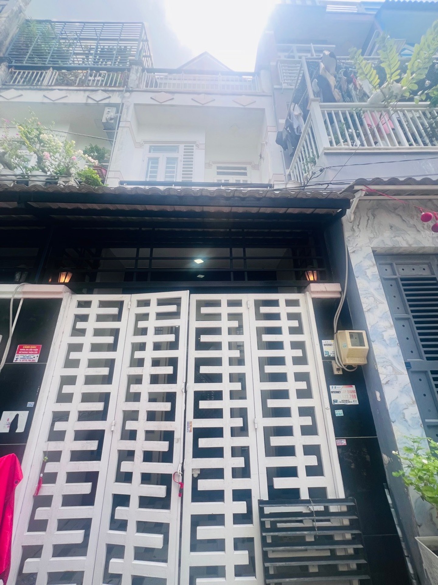 Nhà đẹp hẻm xe hơi Lê Văn Lương giá tốt