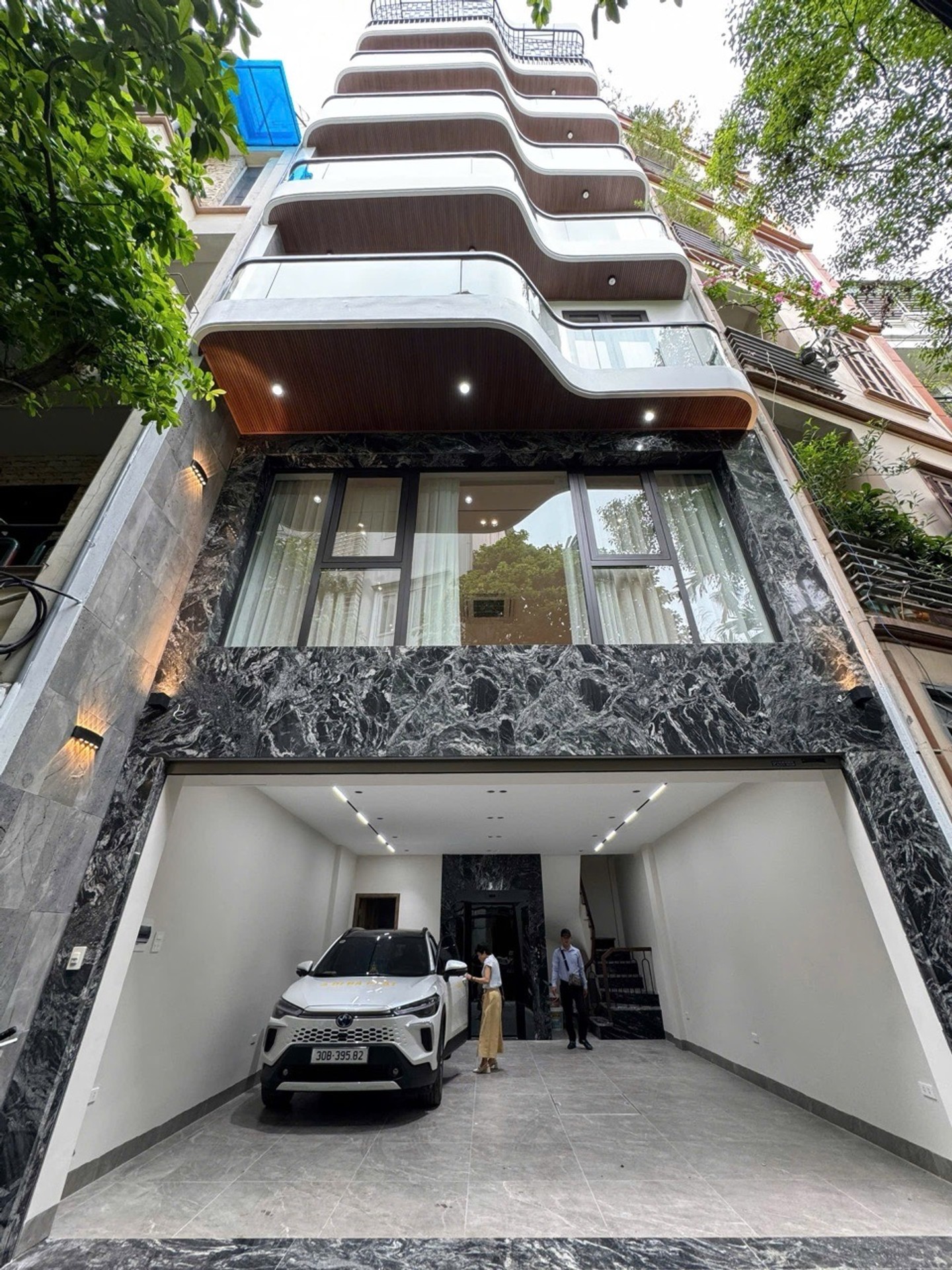 🏠🏠SIÊU PHẨM NGUYỄN VĂN CỪ – HỒNG TIẾN: 8 TẦNG THANG MÁY, MẶT TIỀN 6.2M!