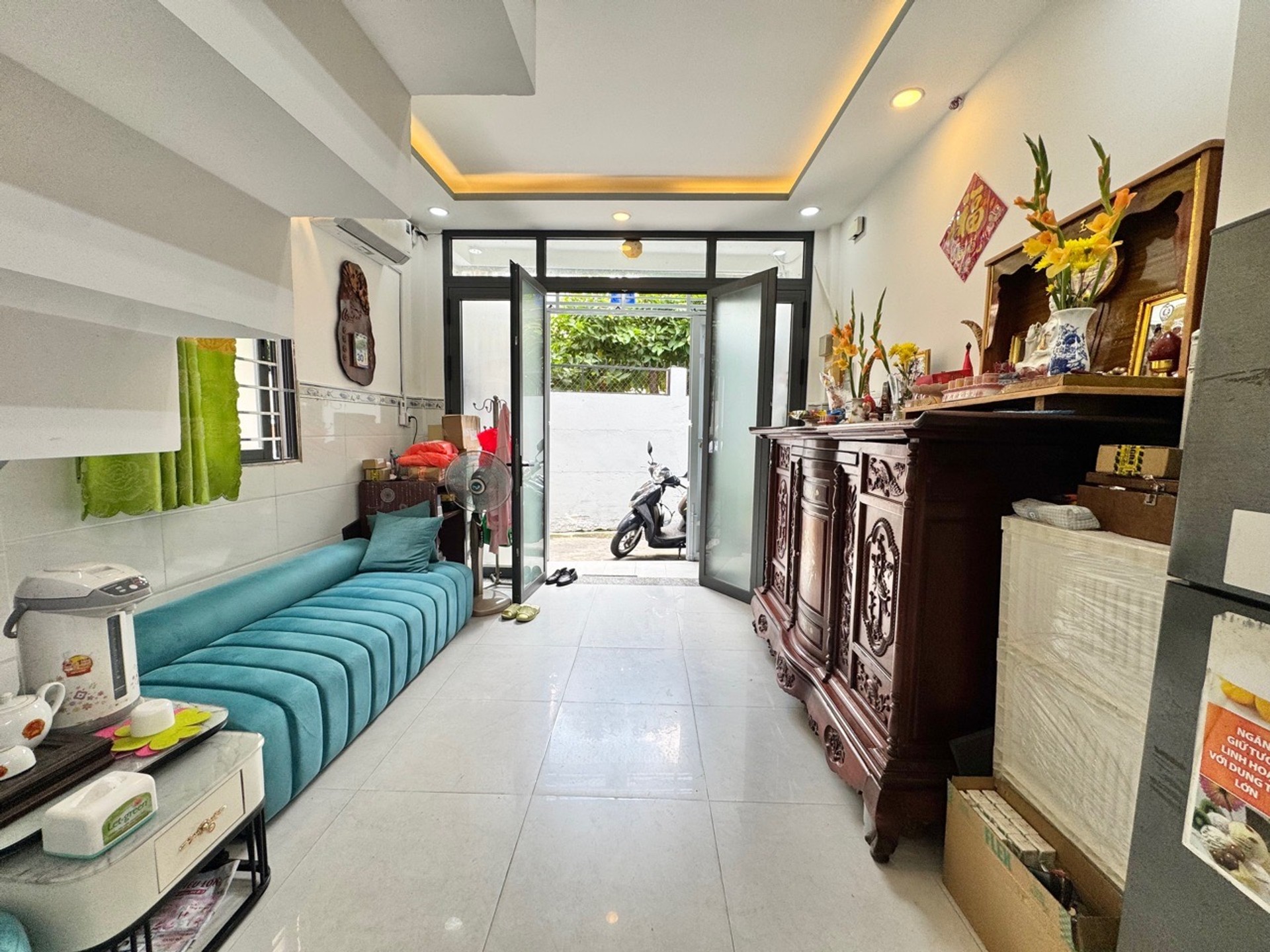 Bán nhà 2 tầng mới đẹp, lô góc thoáng tại phường Phú Nhuận