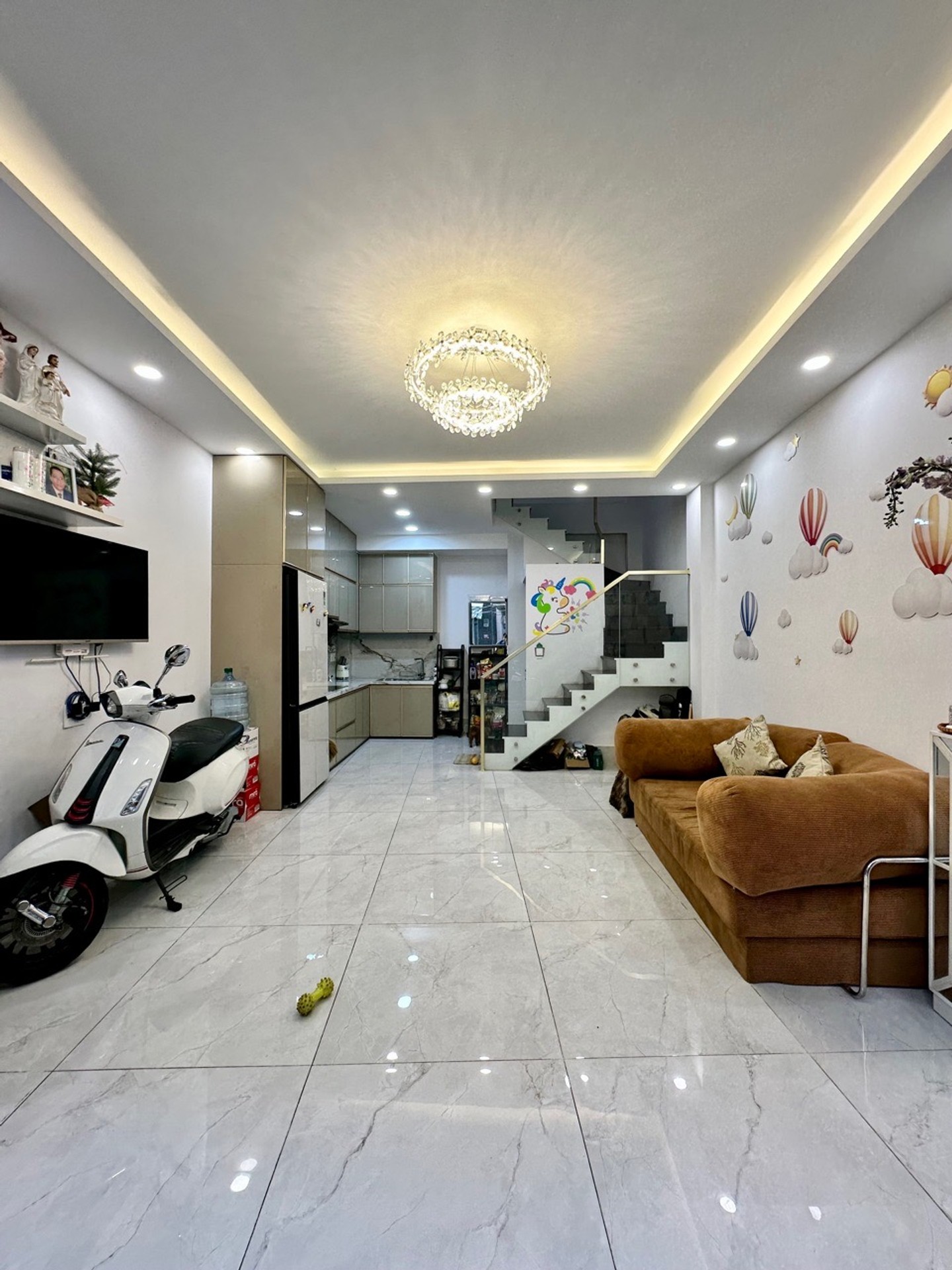 Nhà 4 tầng tiện nghi, giá hấp dẫn gần trung tâm Tân Bình