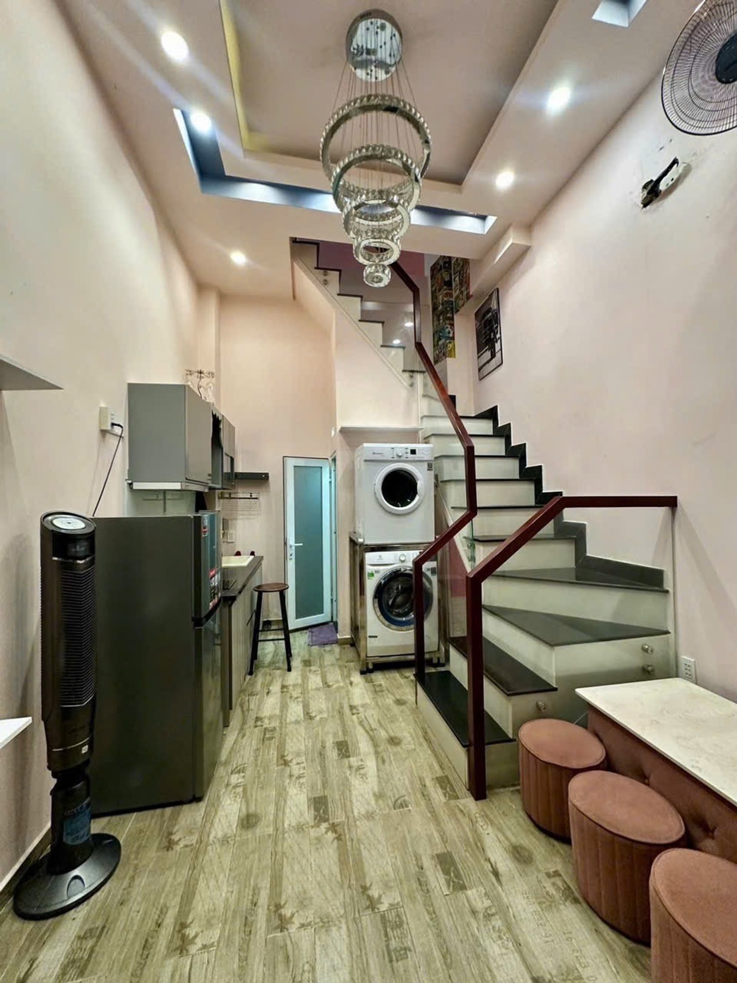 🏠 Vị trí: Nhà nằm trong hẻm Trần Quang Khải, 5m ra mặt phố Trần Nguyên Đán. vị trí trung tâm, dân