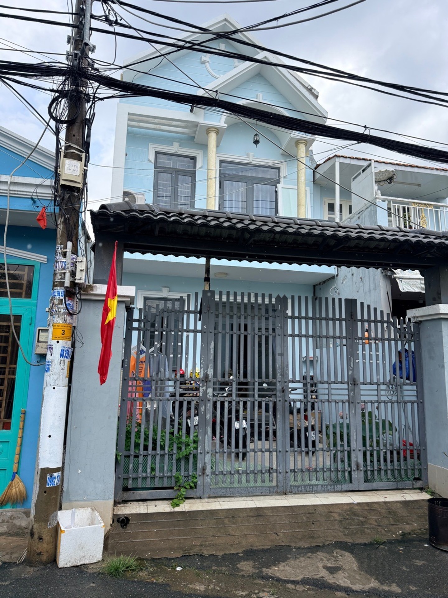 Nhà phố hiện đại, 2 tầng, vị trí trung tâm Nhà Bè giá mới hấp dẫn