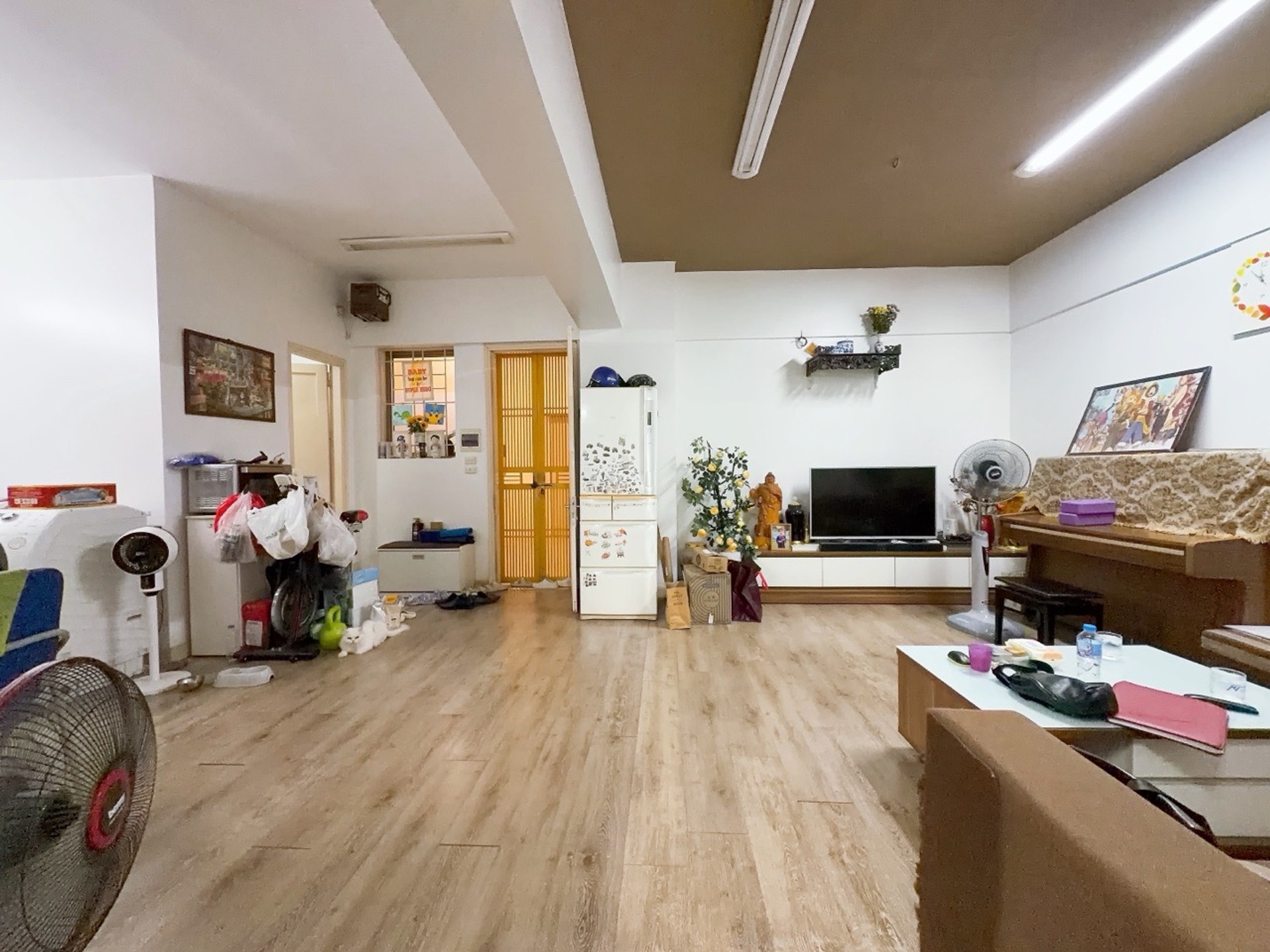 Căn hộ lô góc 2 ngủ, full nội thất sát hồ quận Tân Mai