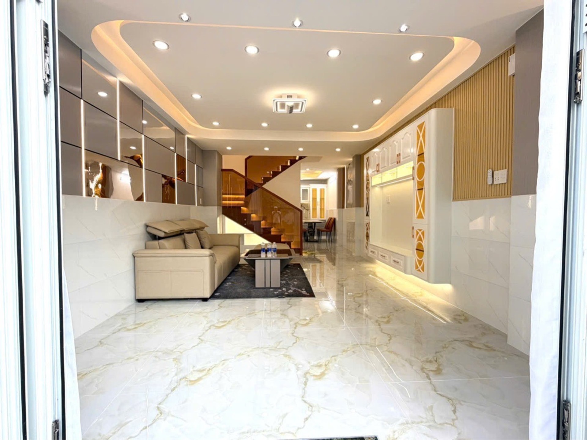 BÁN NHÀ MẶT TIỀN HẺM HUỲNH TẤN PHÁT – NHÀ BÈ- KDBB -CÁCH MẶT TIỀN HUỲNH TẤN PHÁT 120 m .