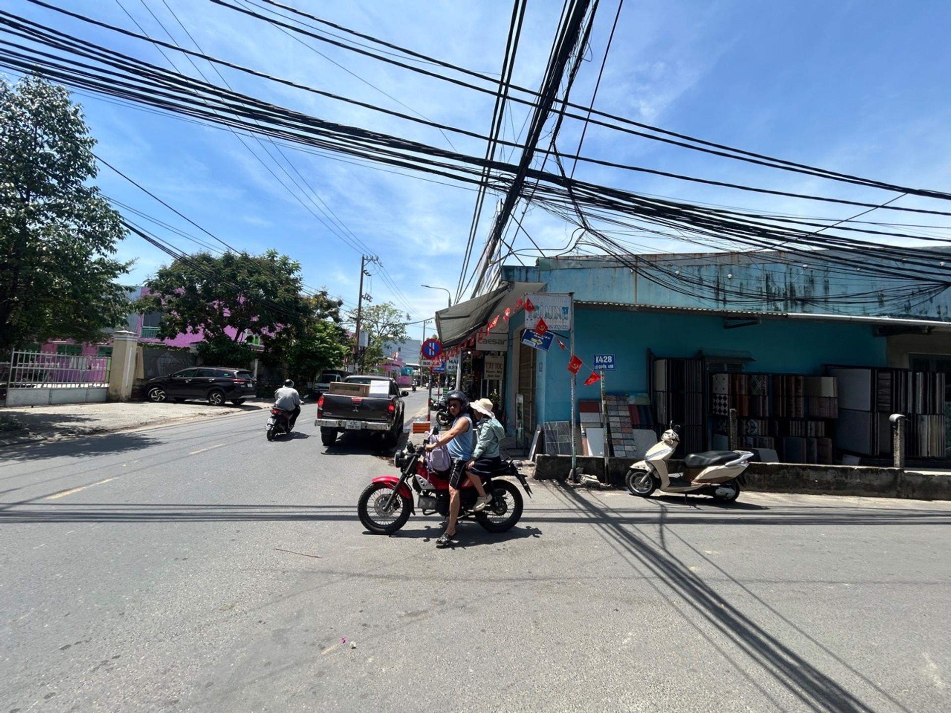 Cơ hội sở hữu nhà phố gác lửng chắc chắn tại Tôn Đản với giá hấp dẫn