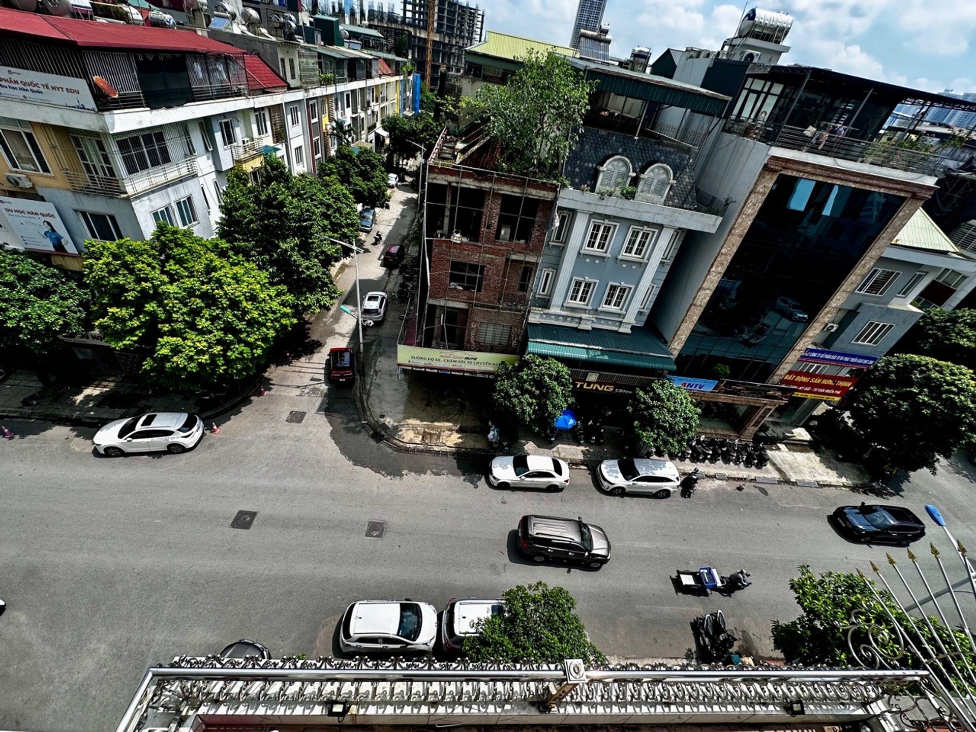 Tòa Nhà Văn Phòng Lô Góc Hai Mặt Phố Khu Đô Thị Văn Khê 104m2, 6Tầng, Thang Máy, Kinh Doanh.