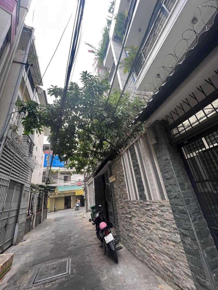 Nhà đẹp 5 tầng Trường Chinh giá tốt hẻm ô tô thông
