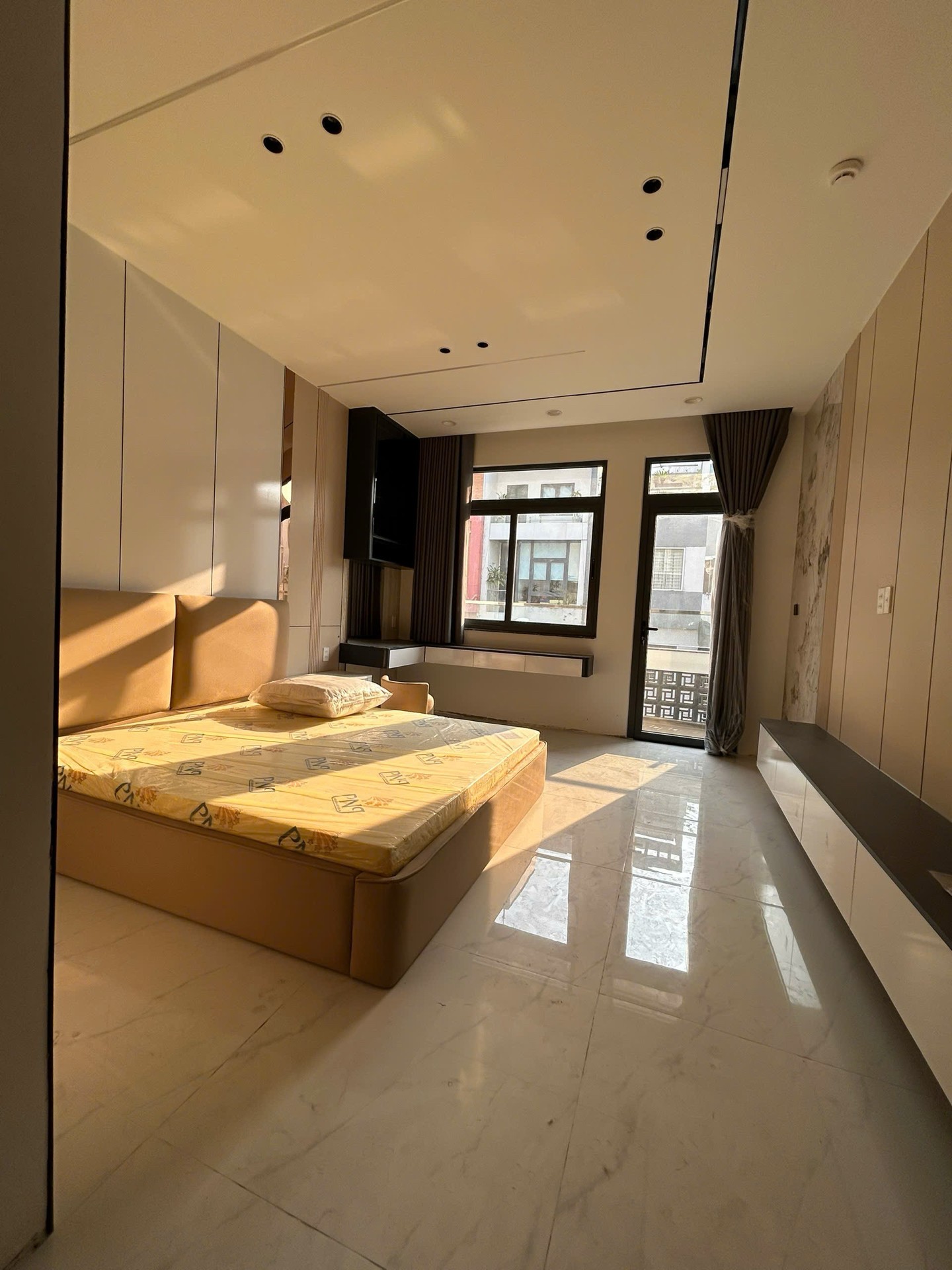 Bán nhà 5 tầng xây BTCT có thang máy tại Tân Sơn, Phan Huy Ích