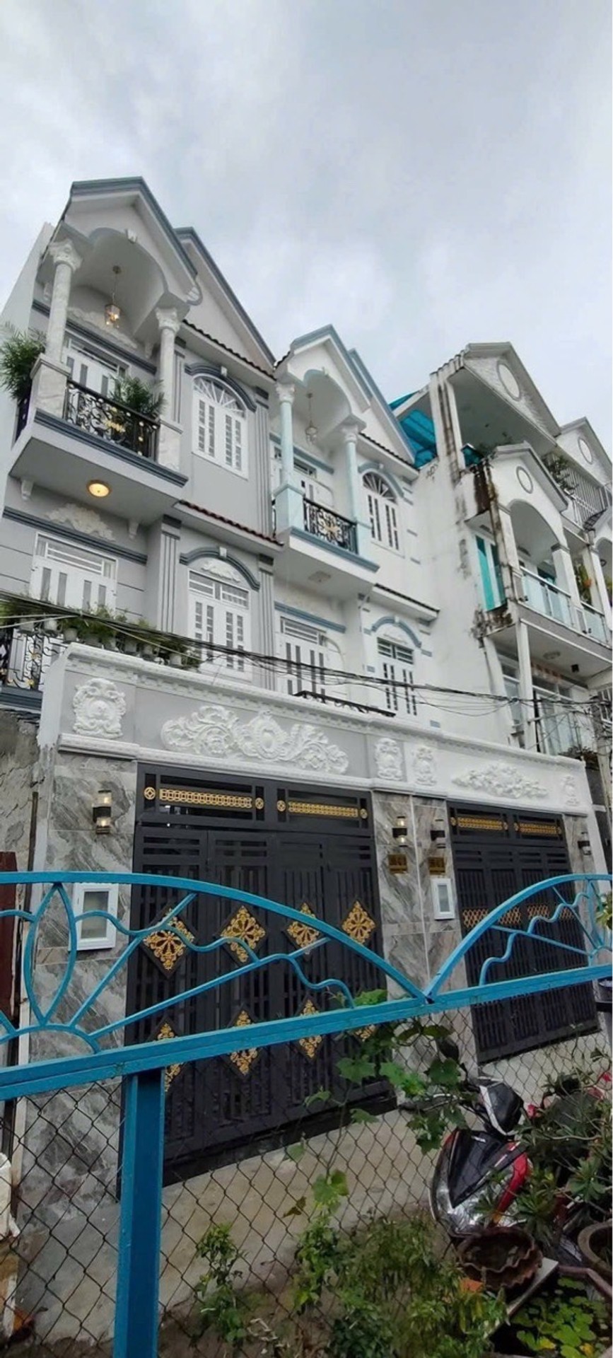 Nhà hẻm xe hơi sát Phú Mỹ Hưng giá sốc