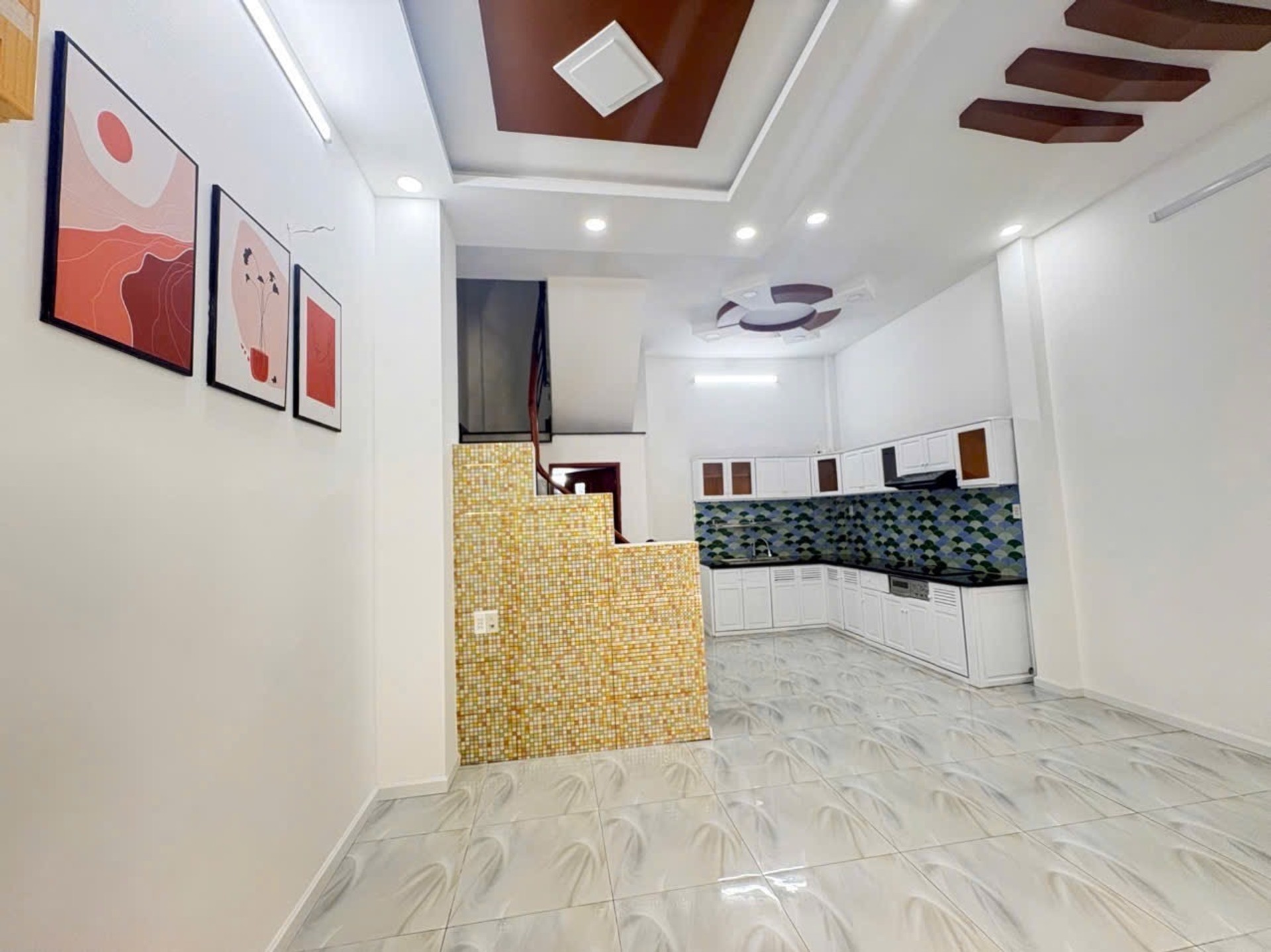 Nhà 3 tầng Trung Tâm Quận 10 - Hiếm Có, Giá Hấp Dẫn