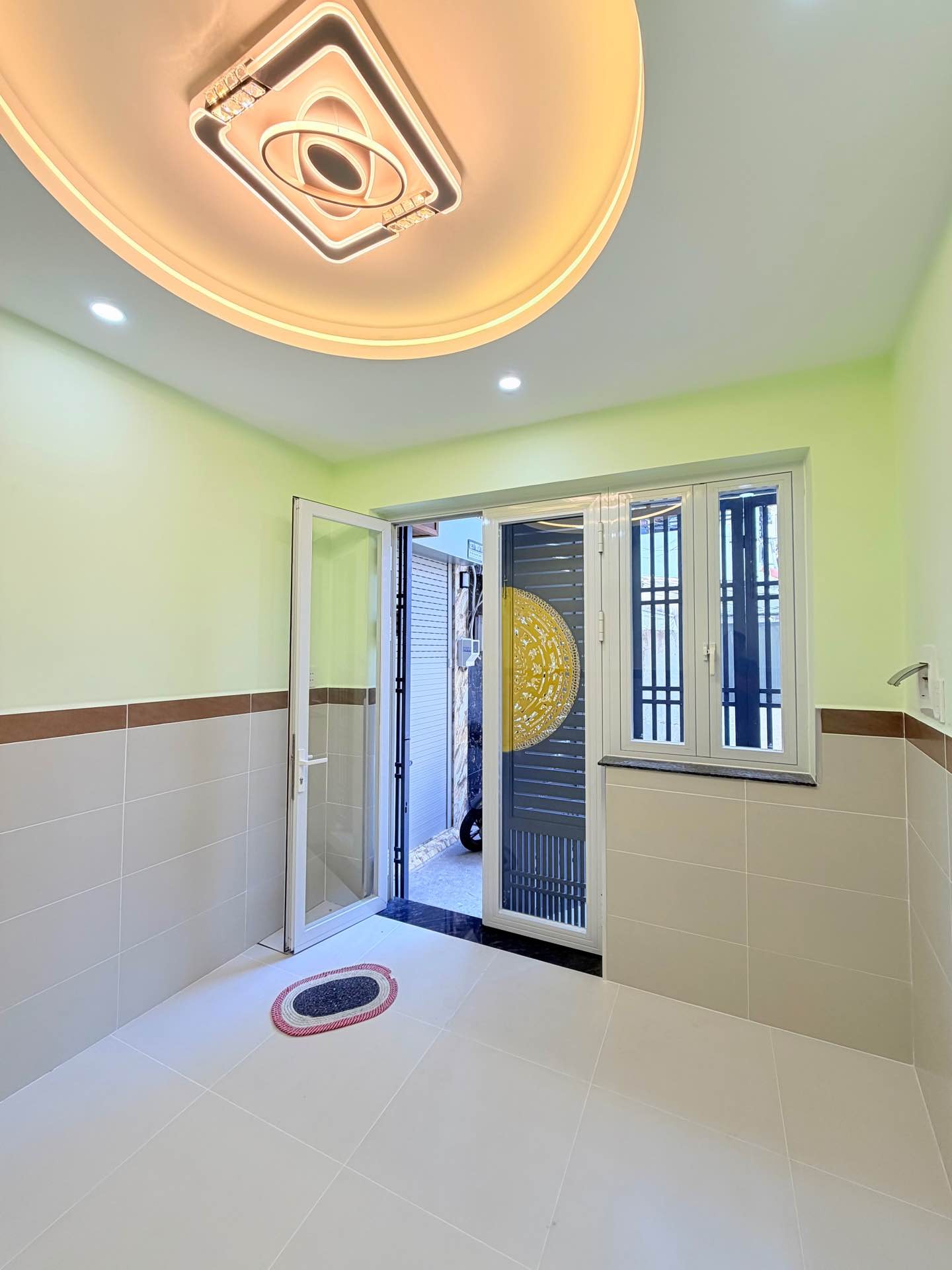Bán nhà riêng 3 tầng hẻm xe hơi phường 10 Tân Bình, nhà mới, 24m2