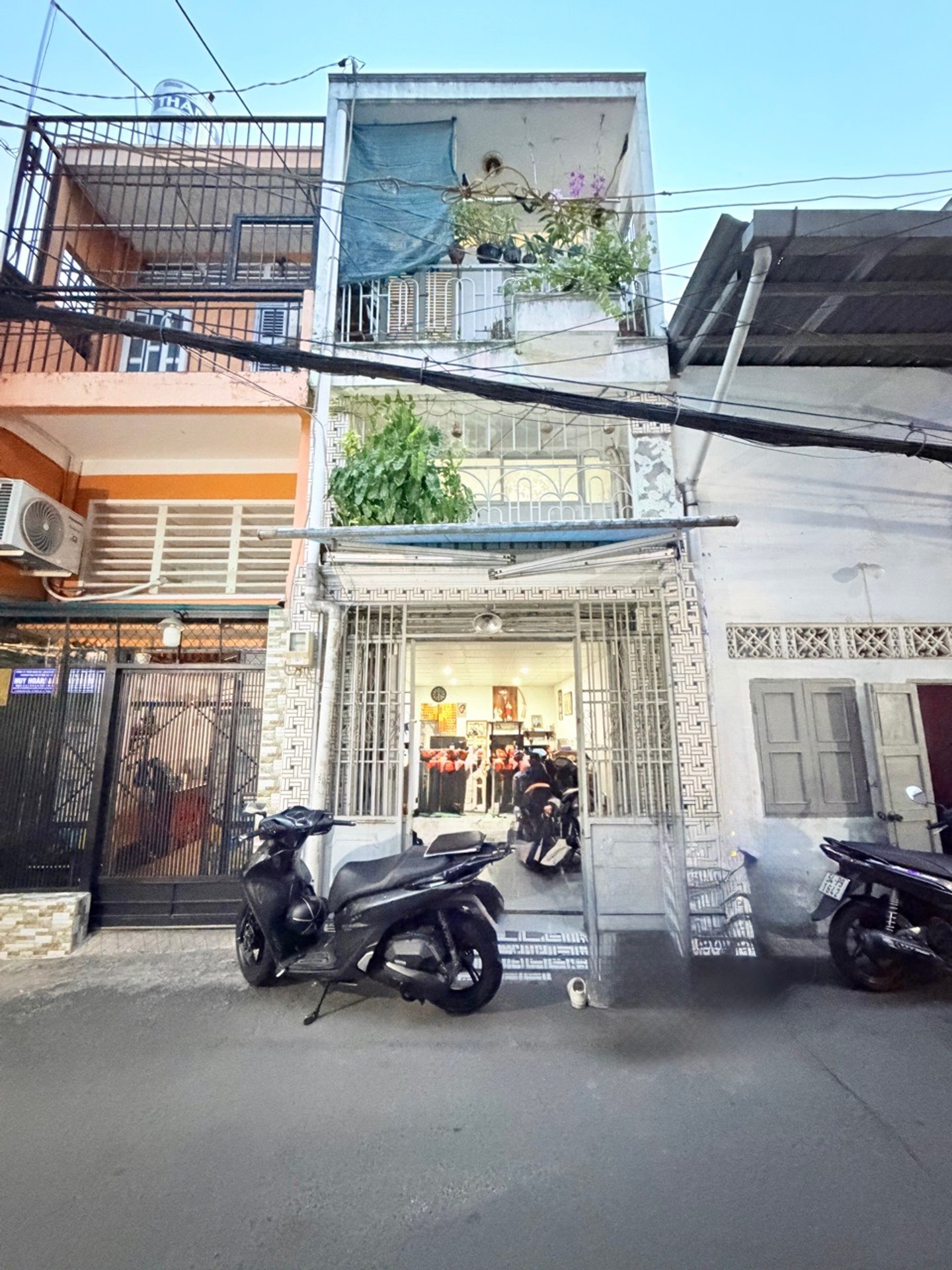 Nhà phố Tân Bình giá tốt, tiện cải tạo
