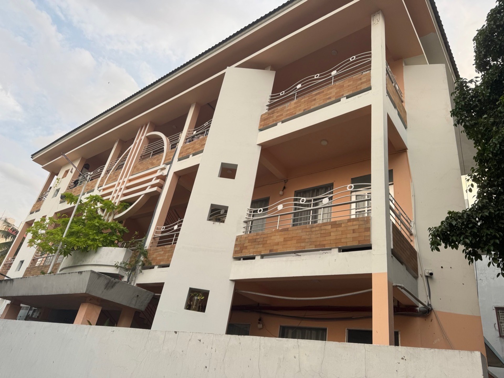 Nhà rộng trung tâm Tân Bình, thu nhập cực khủng