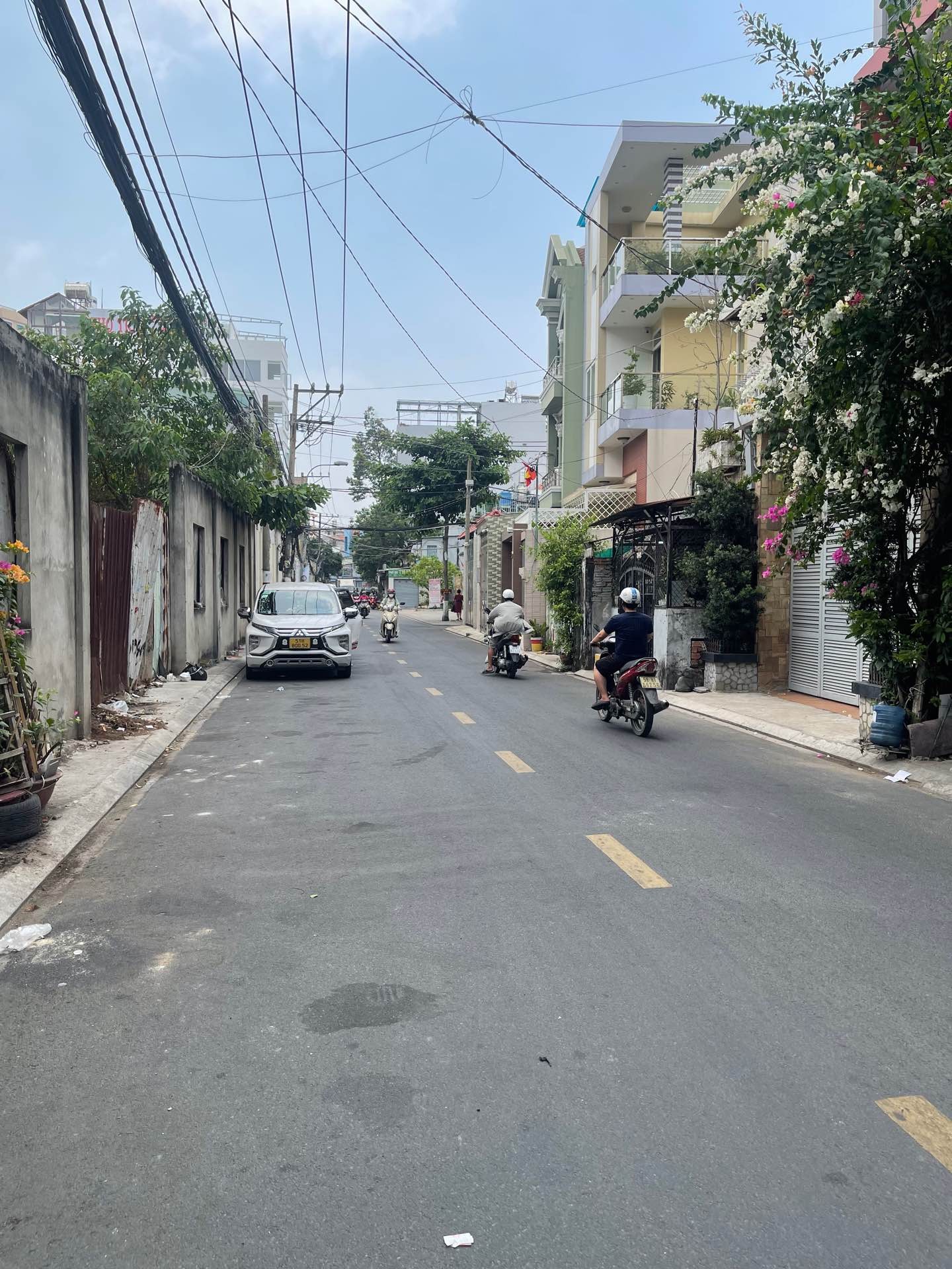 Bán nhà mặt phố 6 tầng, 126m2, căn hộ dịch vụ, quận Tây Hồ