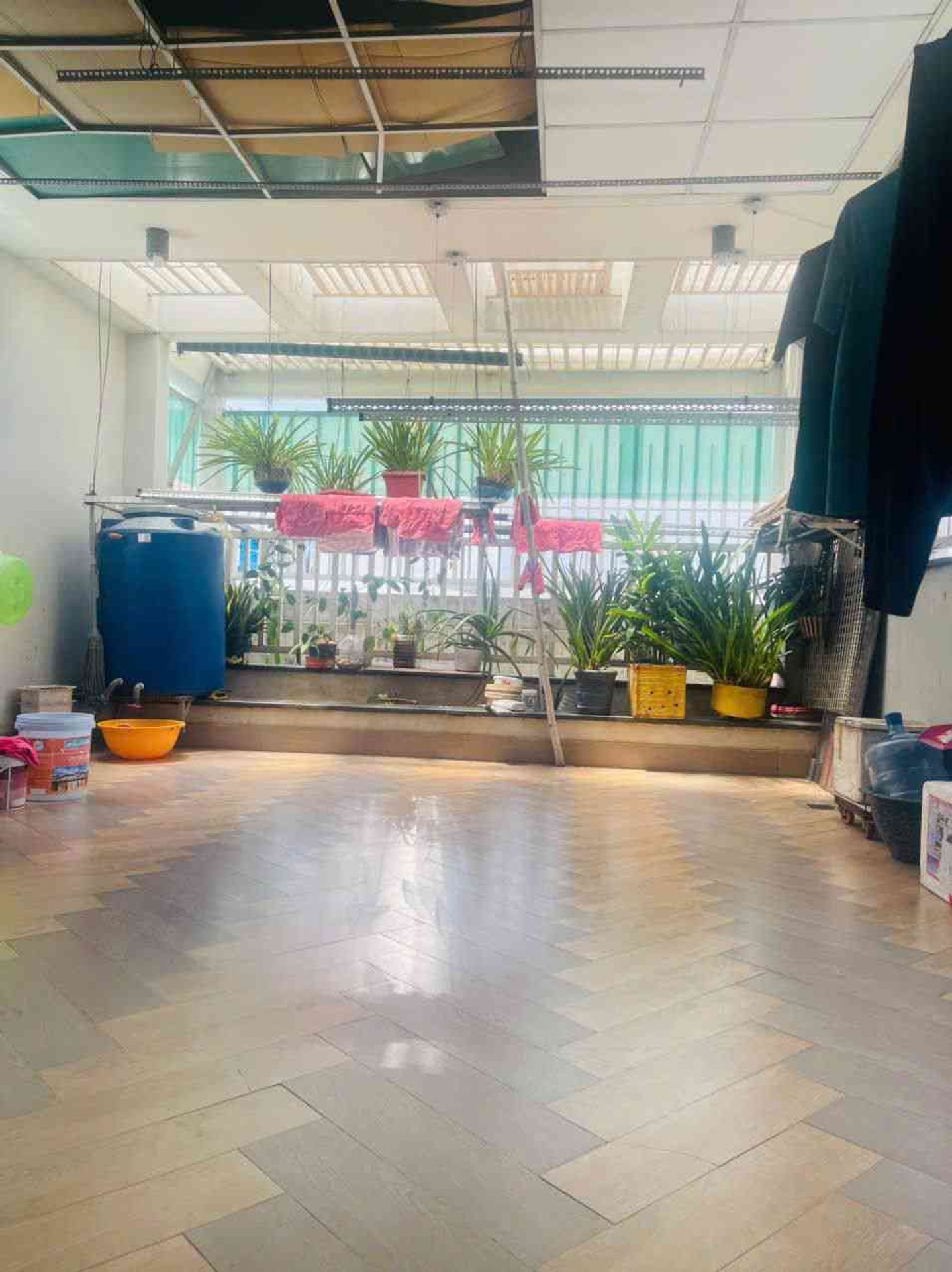 Nhà 6 tầng rộng 129m2 mặt tiền 5m, có thang máy và gara 2 ô tô