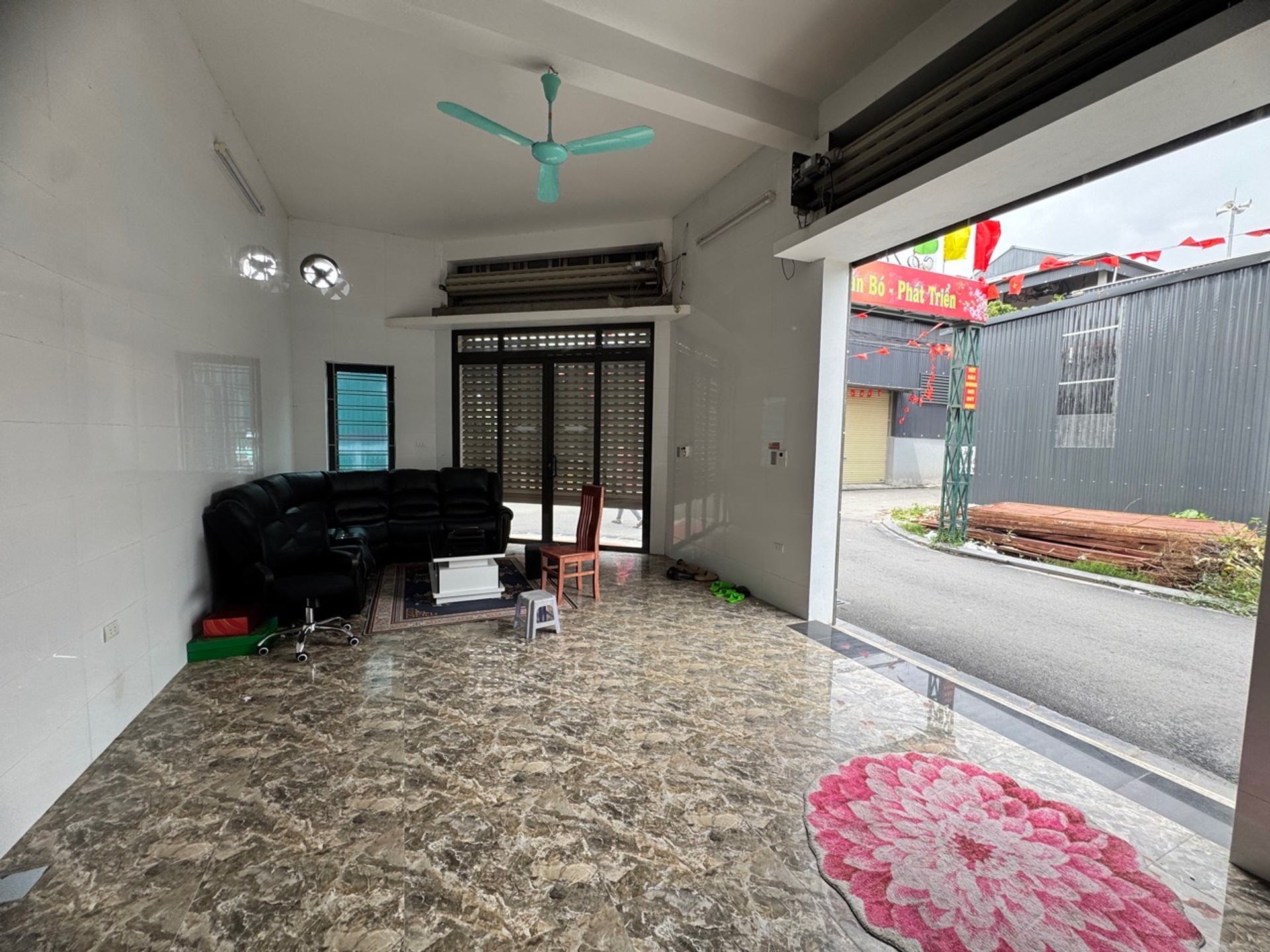Bán nhà riêng 4 tầng lô góc tại Nam Hồng gần hồ điều hòa