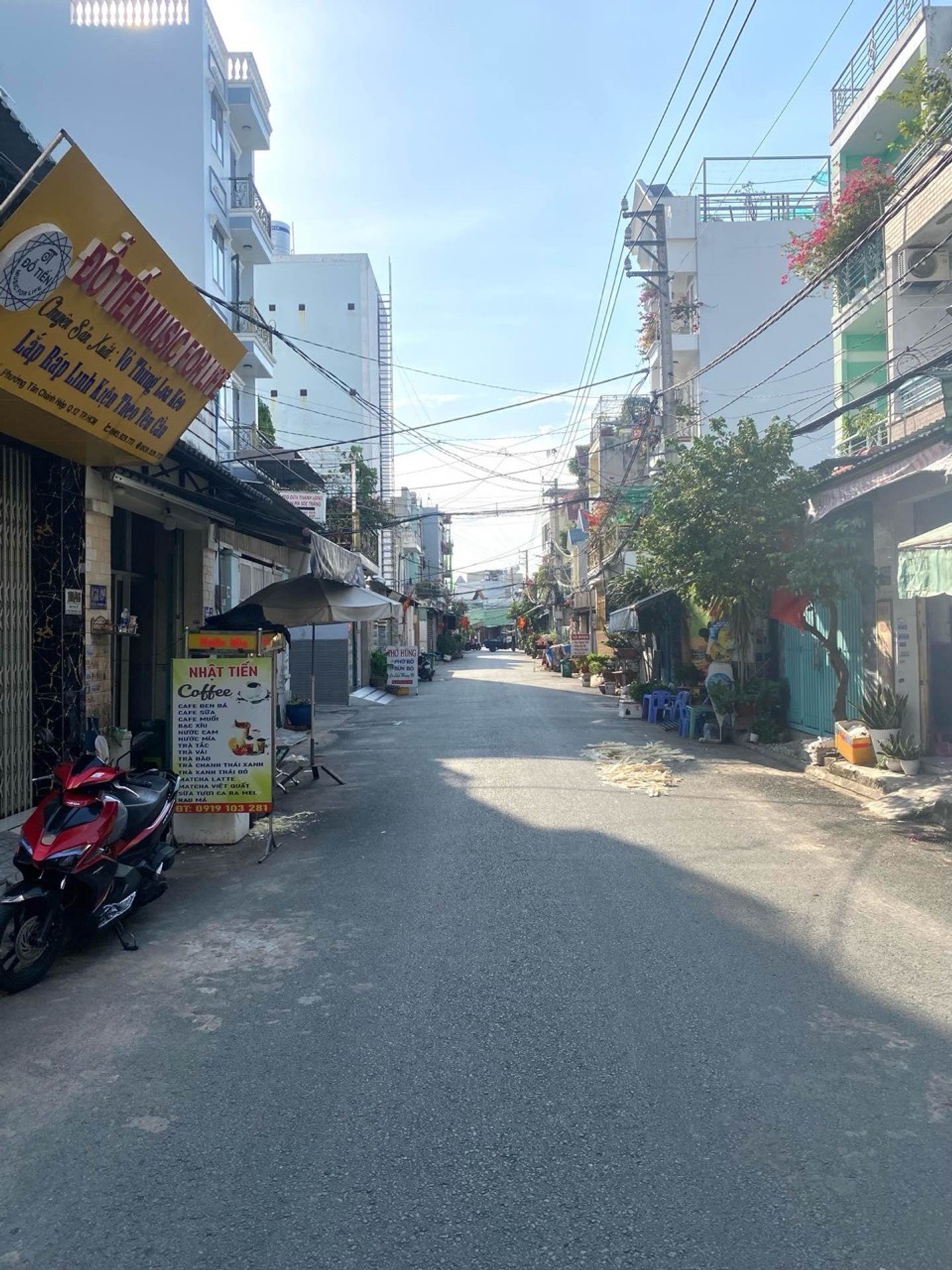 Nhà mặt phố tiện kinh doanh, vị trí vàng, giá hợp lý