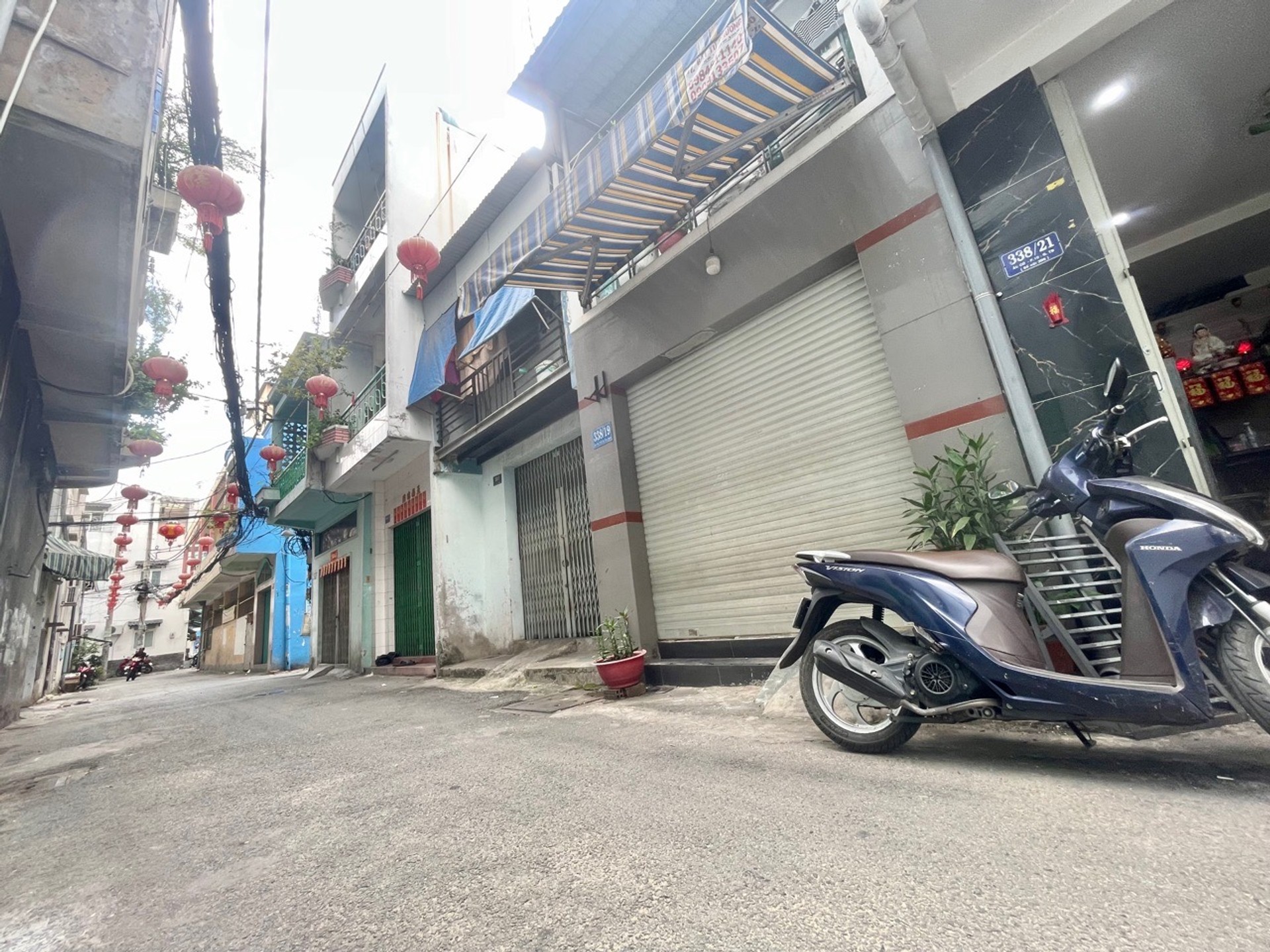 Nhà 2 tầng hẻm xe hơi, khu trung tâm sầm uất
