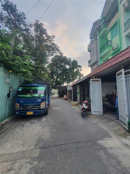 Nhà 4 tầng 80m2, 4 phòng ngủ tại Lê văn quới, Bình Tân giá 8 tỷ