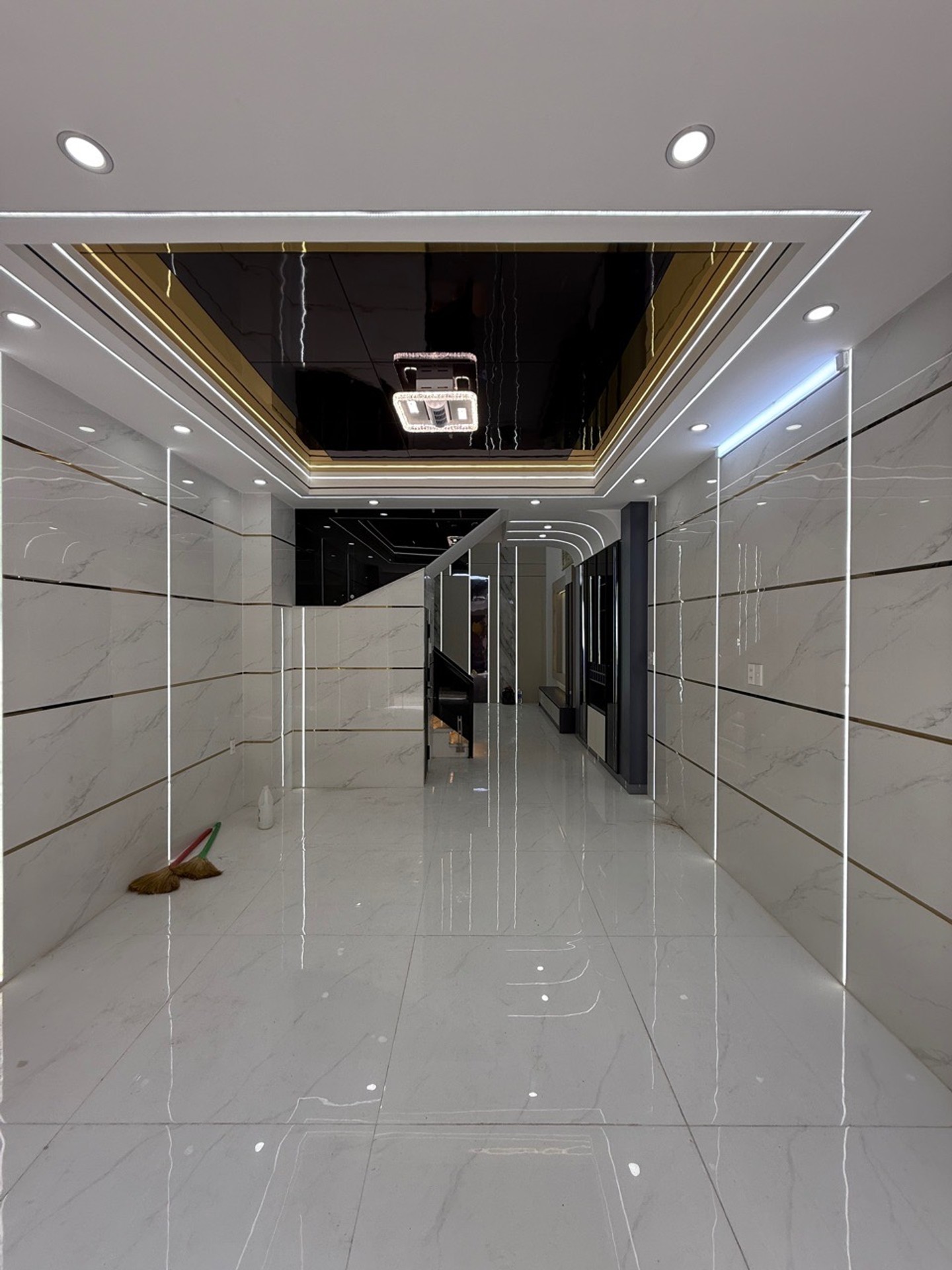 Nhà 4 tầng 48m2 gần chợ Bình Thành, hẻm rộng, giá 6.5 tỷ