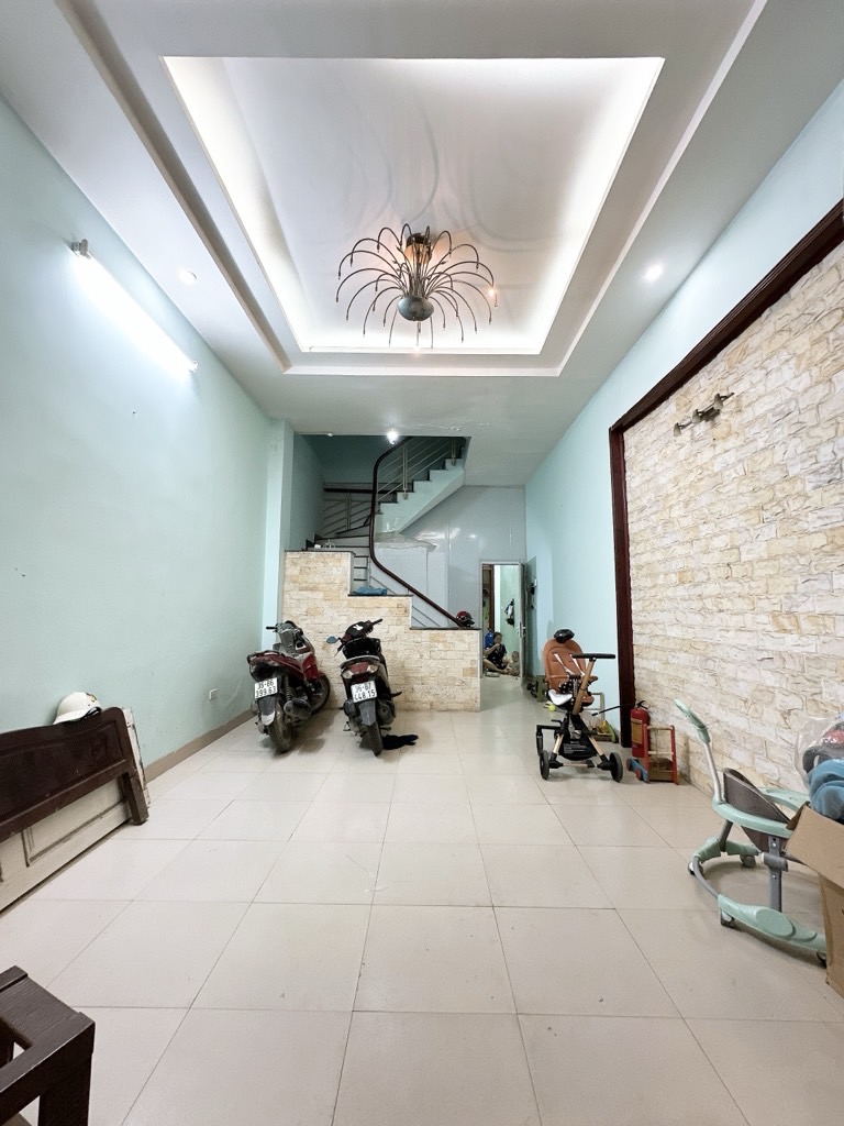 Sở hữu nhà 3 tầng ô tô vào tận cửa, trung tâm Hoàng Mai