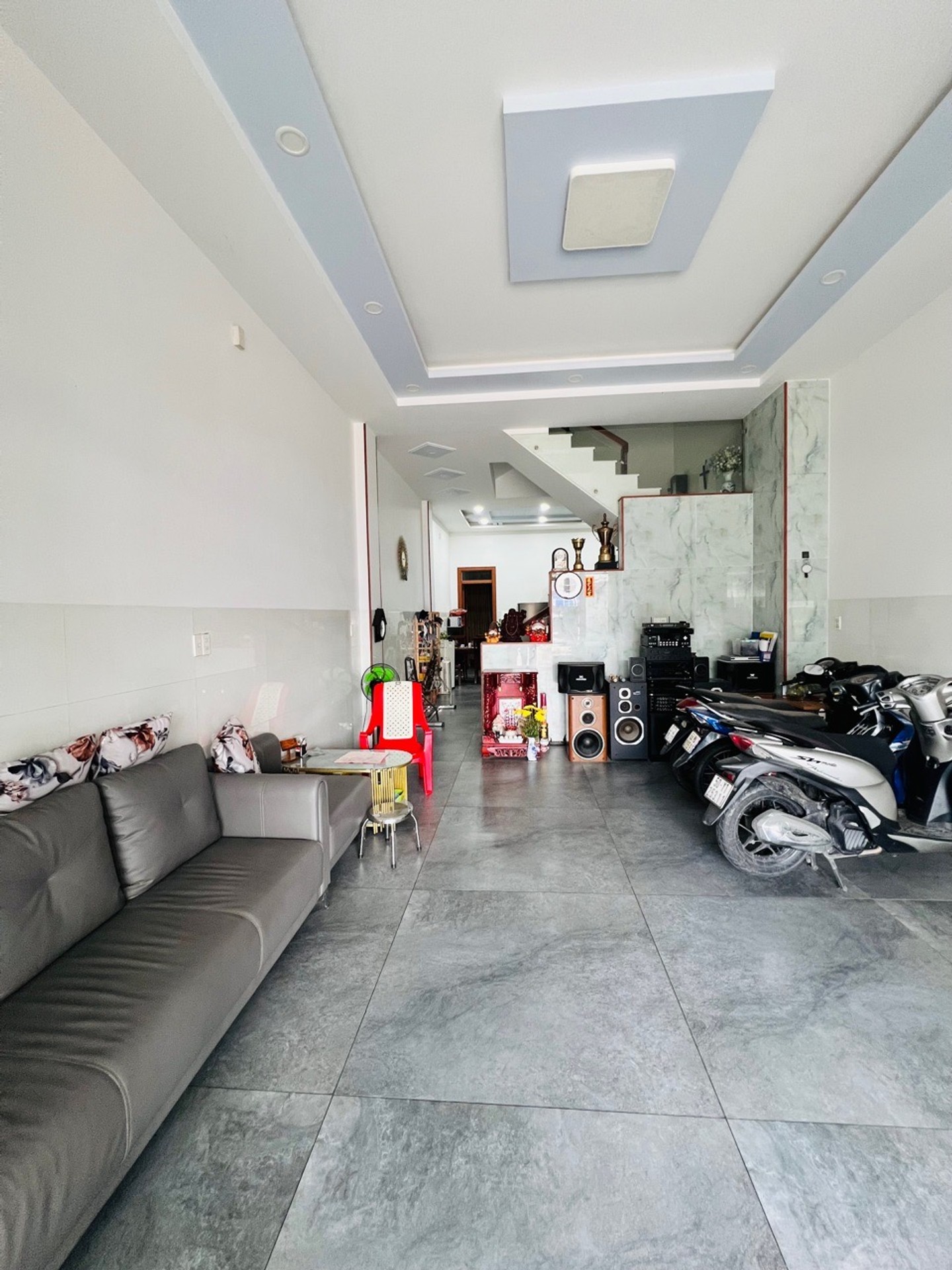 Bán nhà mặt phố 4 tầng, mặt tiền 5m, diện tích 100m2 tại Bình Tân