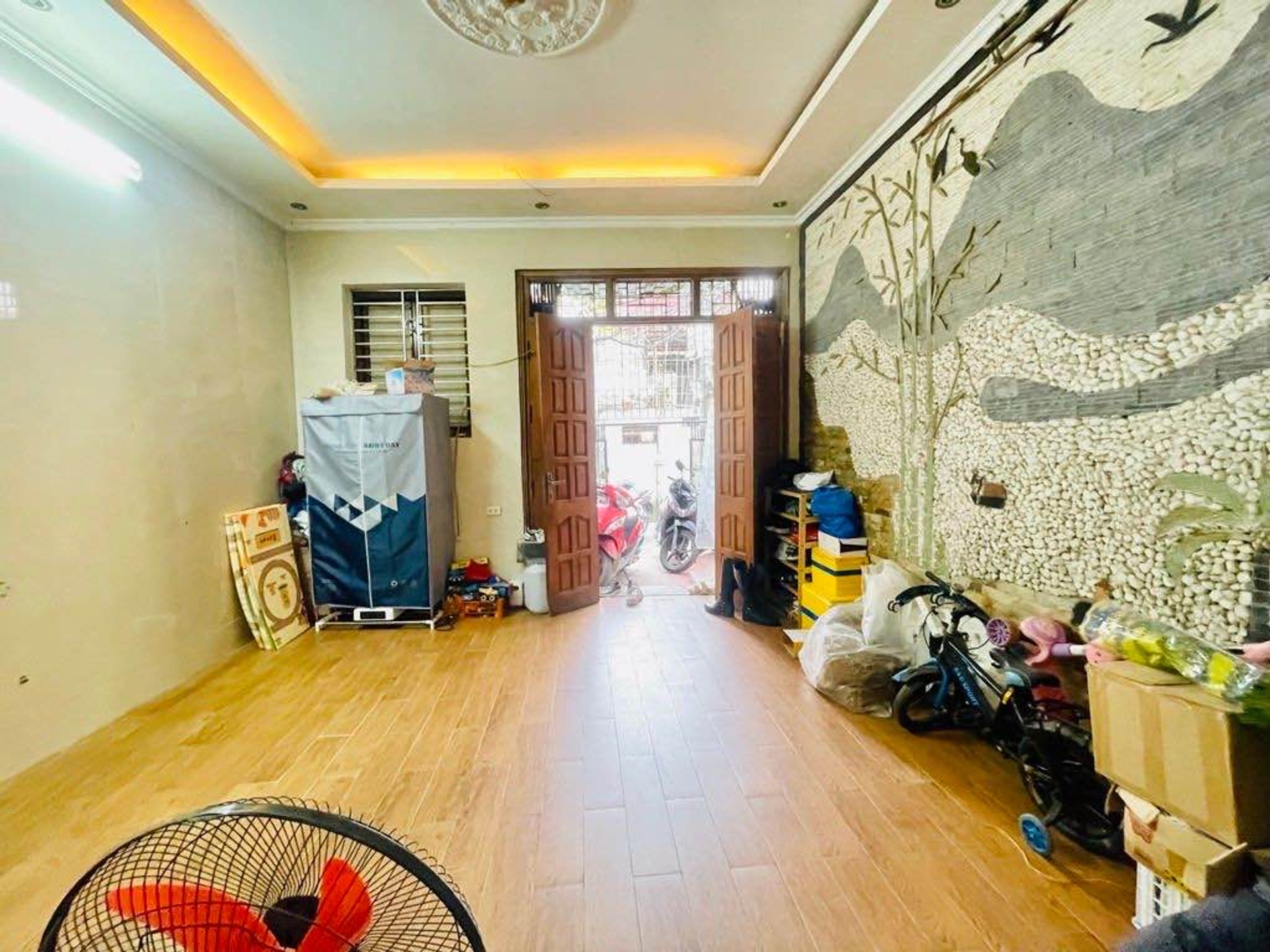 Bán nhà ĐỊNH CÔNG- LÔ GÓC DÂN XÂY CHỈ VÀI BƯỚC RA Ô TÔ TRÁNH VỊ TRÍ SIÊU HIẾM SỔ ĐỎ NGÕ RỘNG 8.7 tỷ