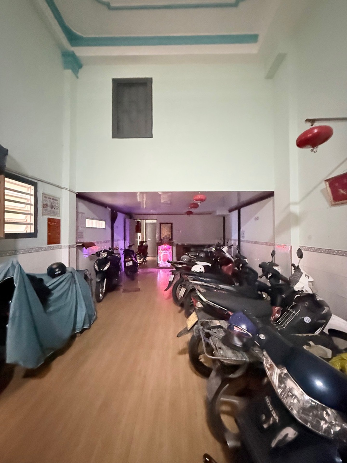 Nhà mặt phố Tô Hiệu kinh doanh đỉnh, 13 căn hộ dịch vụ sinh lời ổn định