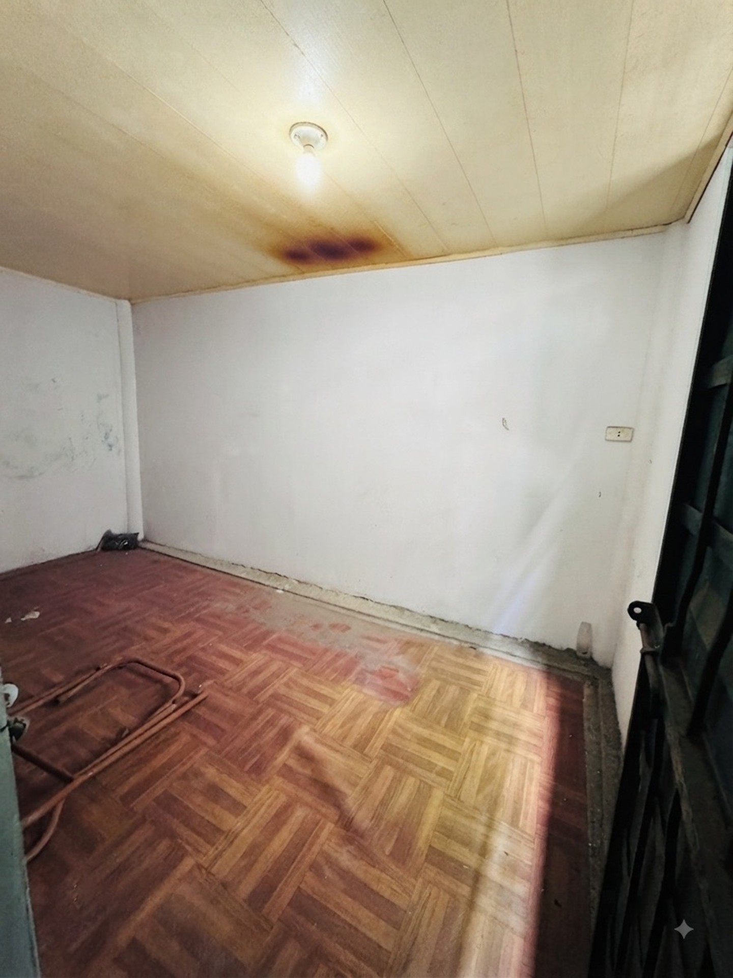 Bán nhà 3 tầng lô góc tại Hoàng Mai, diện tích 40m2