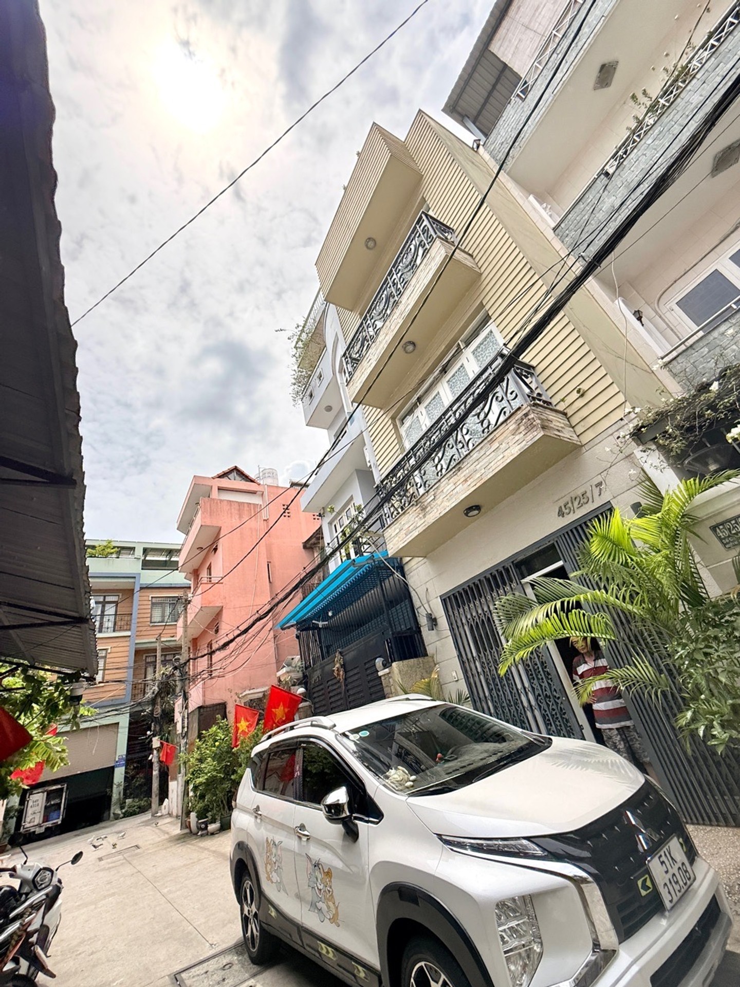 Nhà hẻm ô tô Nguyễn Văn Đậu, giảm giá cực sốc